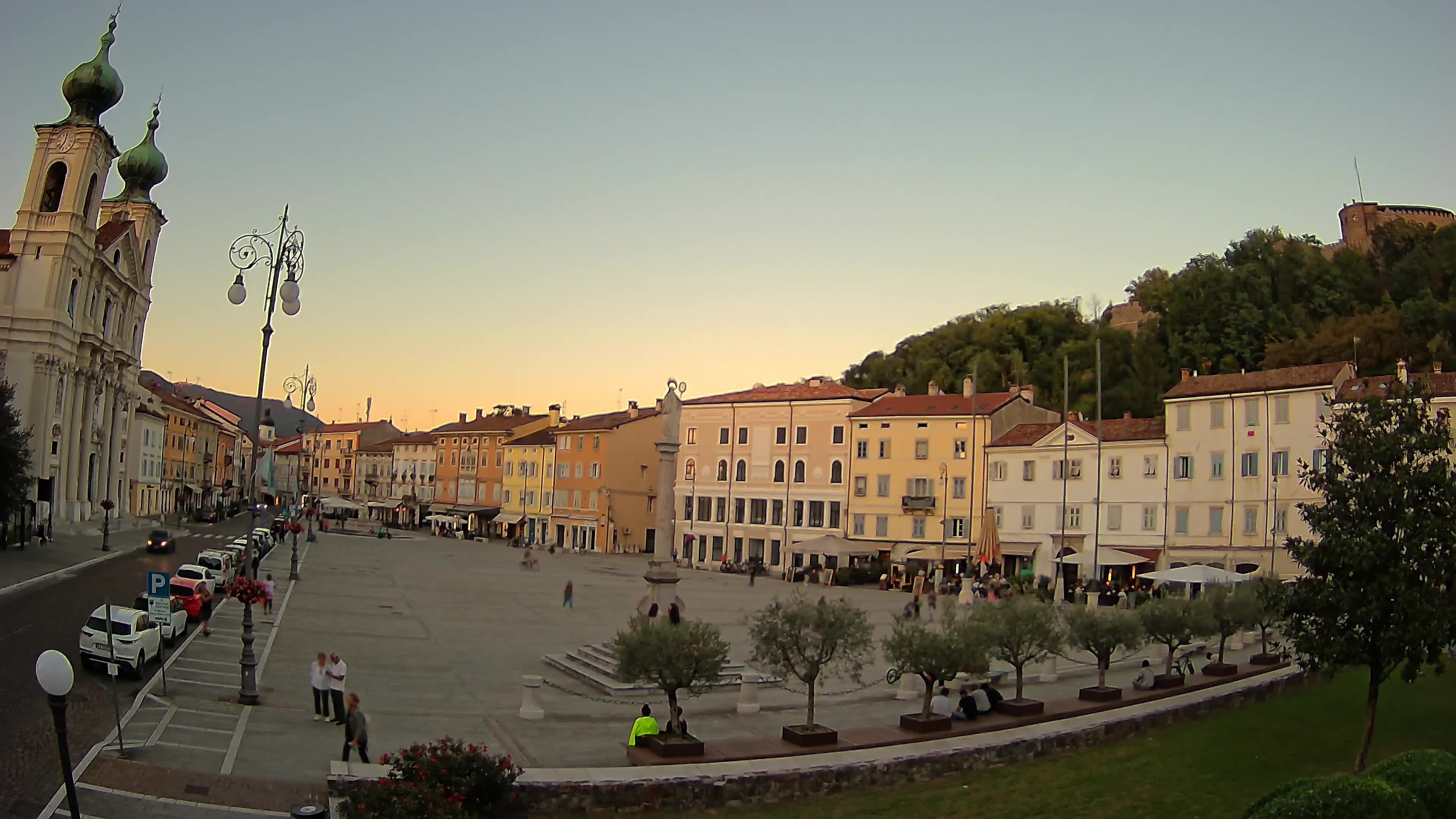 Gorizia – Plaza Vittoria – iglesia de San Pedro. Ignacio