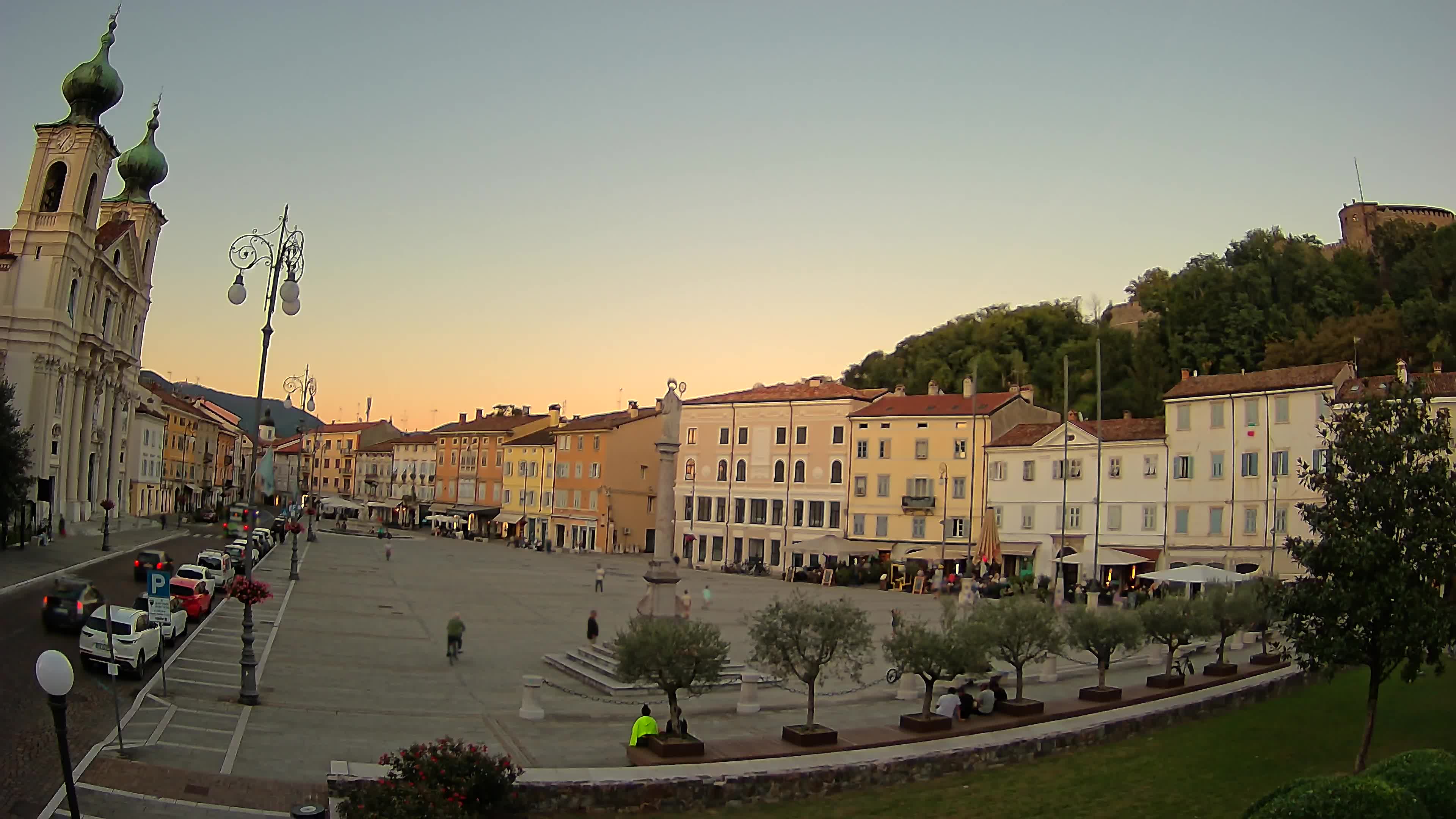 Gorizia – Plaza Vittoria – iglesia de San Pedro. Ignacio