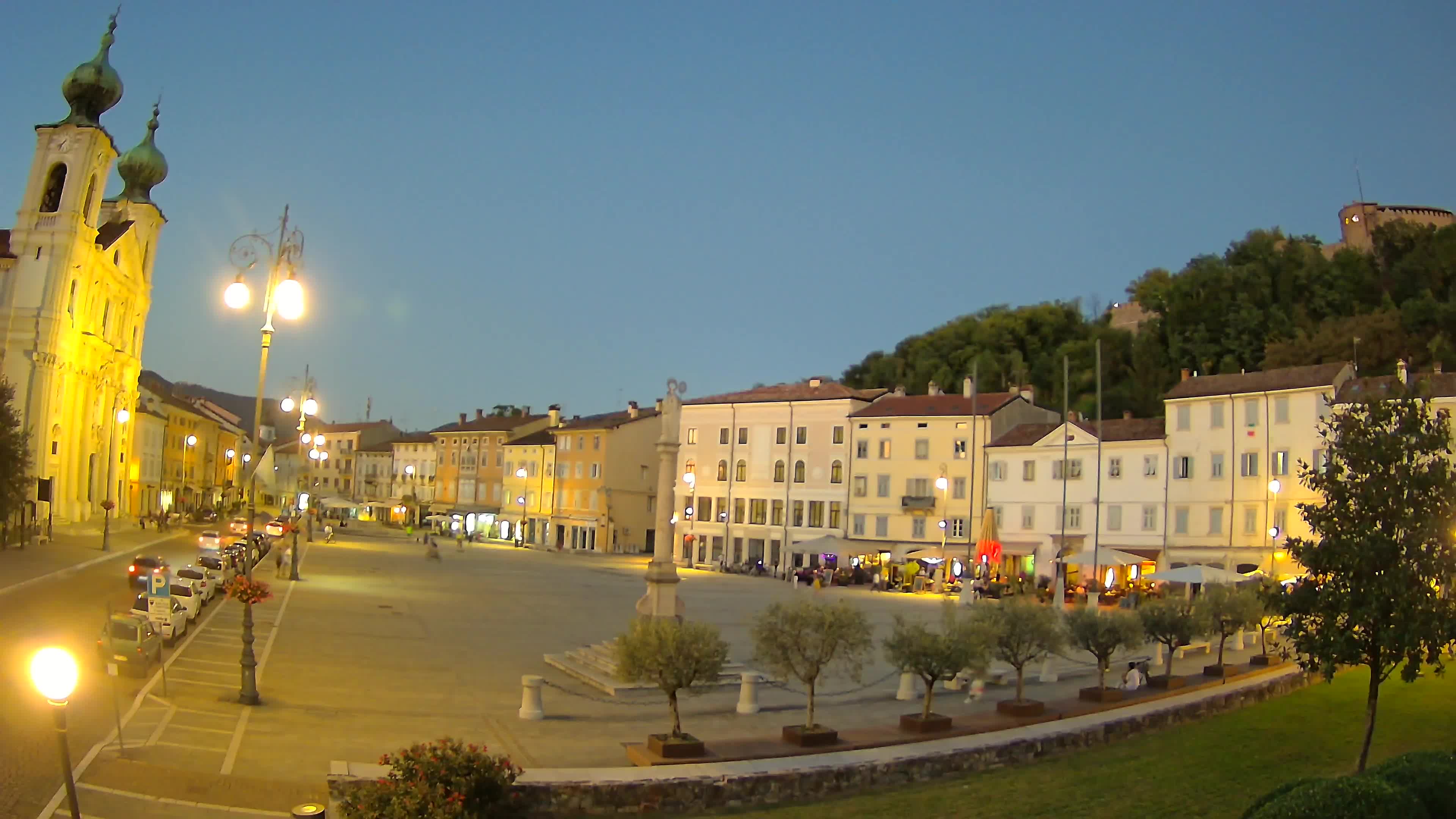 Gorizia Piazza della Vittoria e chiesa di S. Ignazio