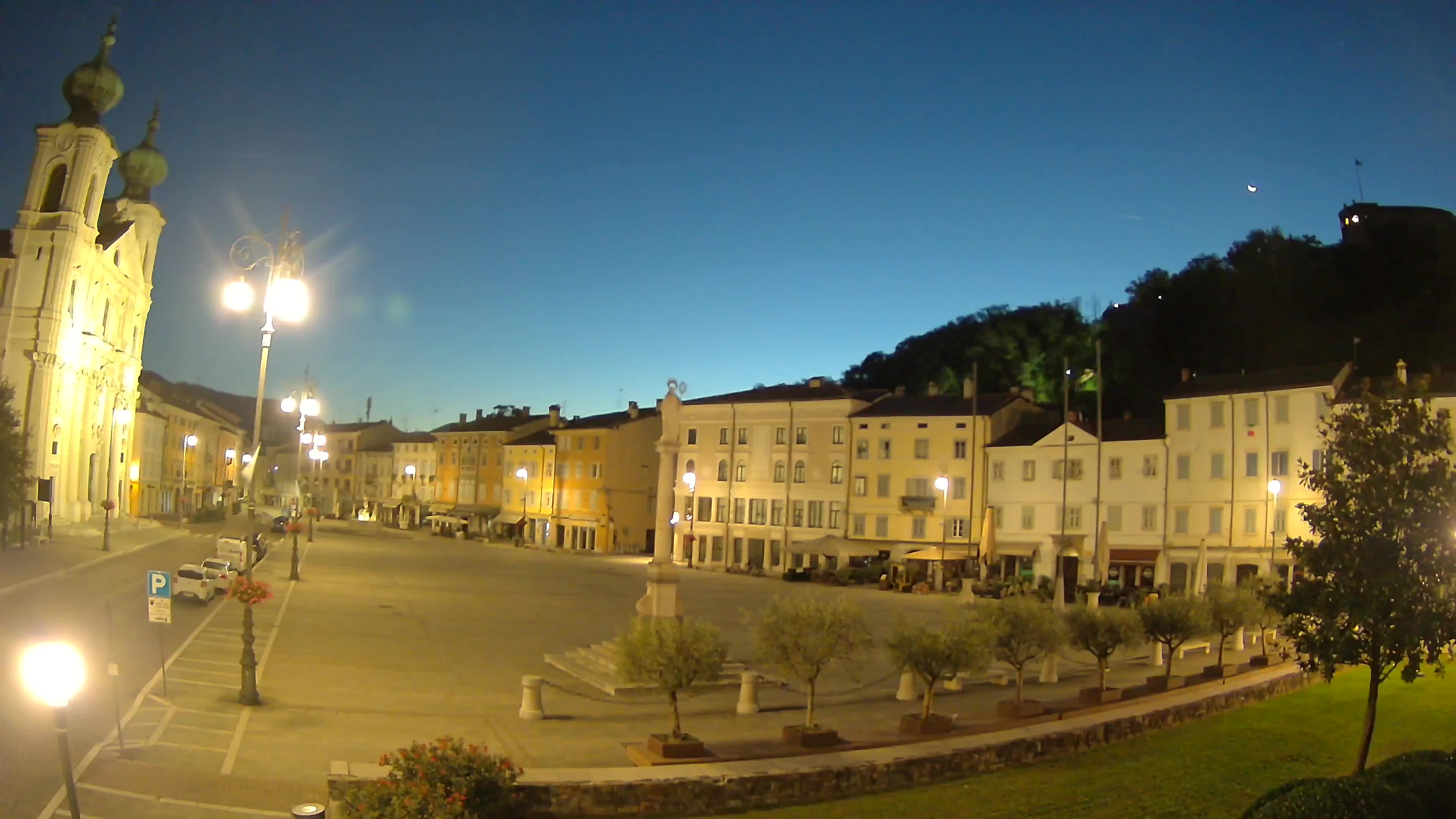 Kamera Gorica Travnik in cerkev sv. Ignacija