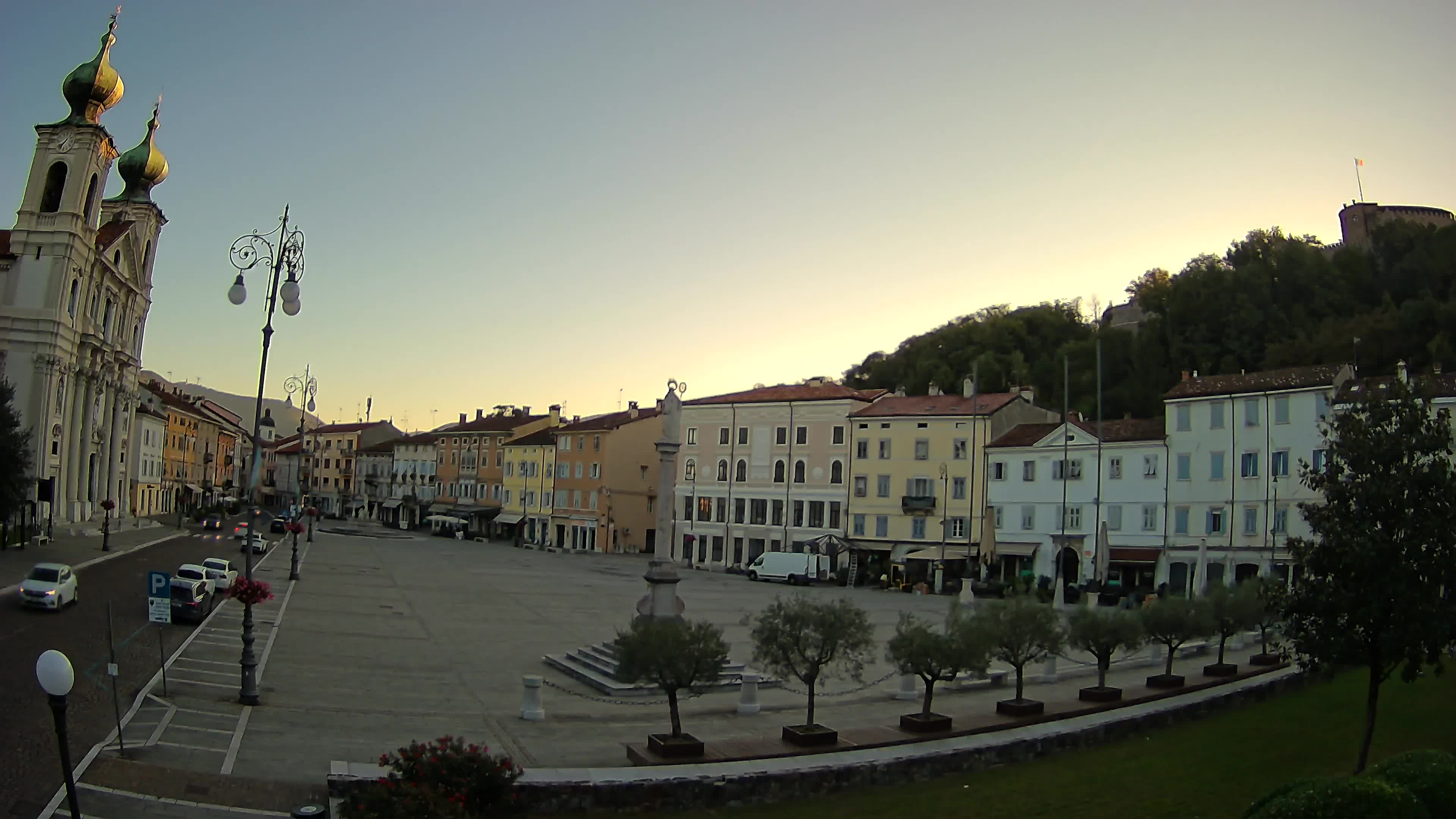 Gorizia – Plaza Vittoria – iglesia de San Pedro. Ignacio