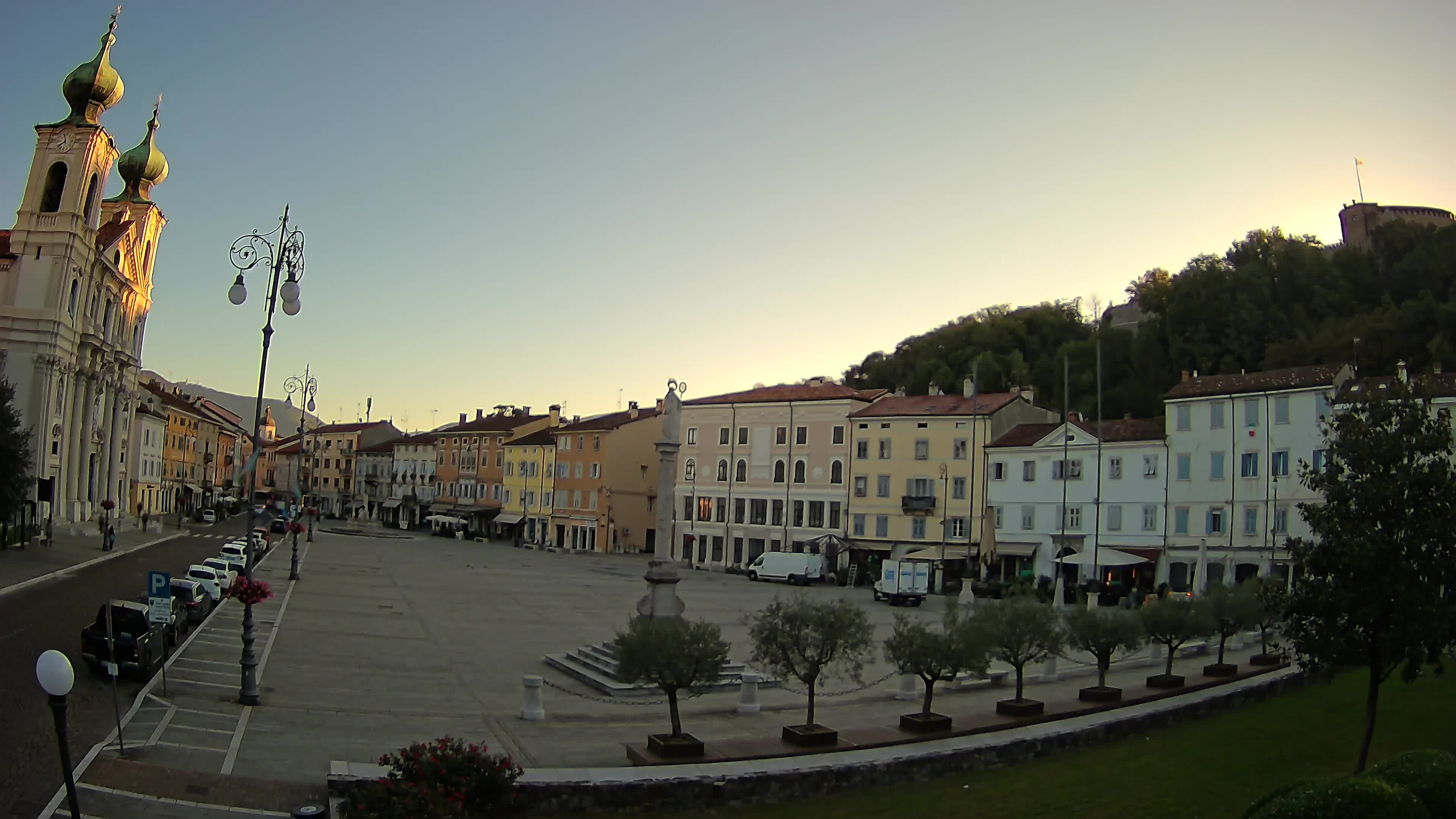 Gorizia – Plaza Vittoria – iglesia de San Pedro. Ignacio