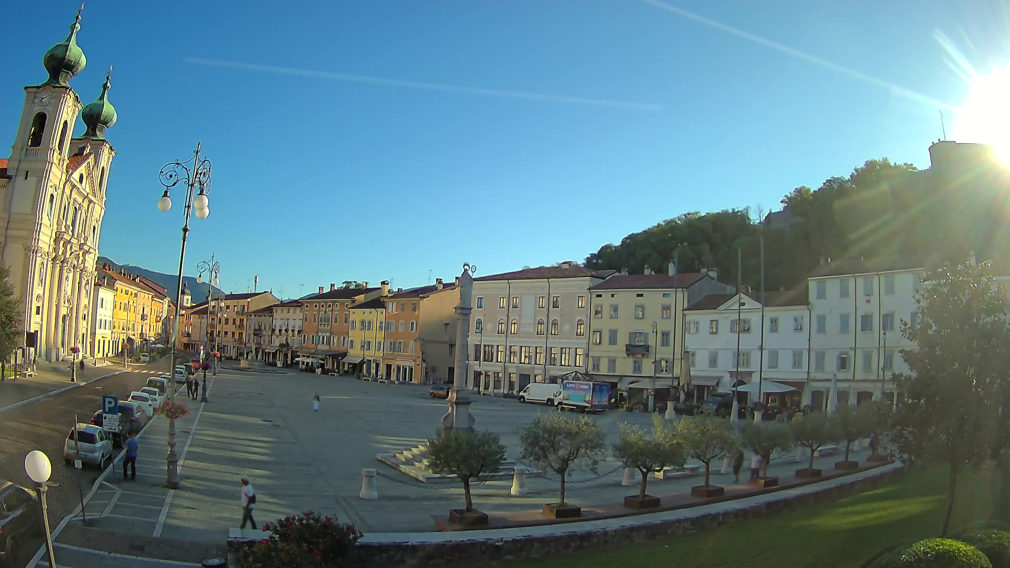 Kamera Gorica Travnik in cerkev sv. Ignacija