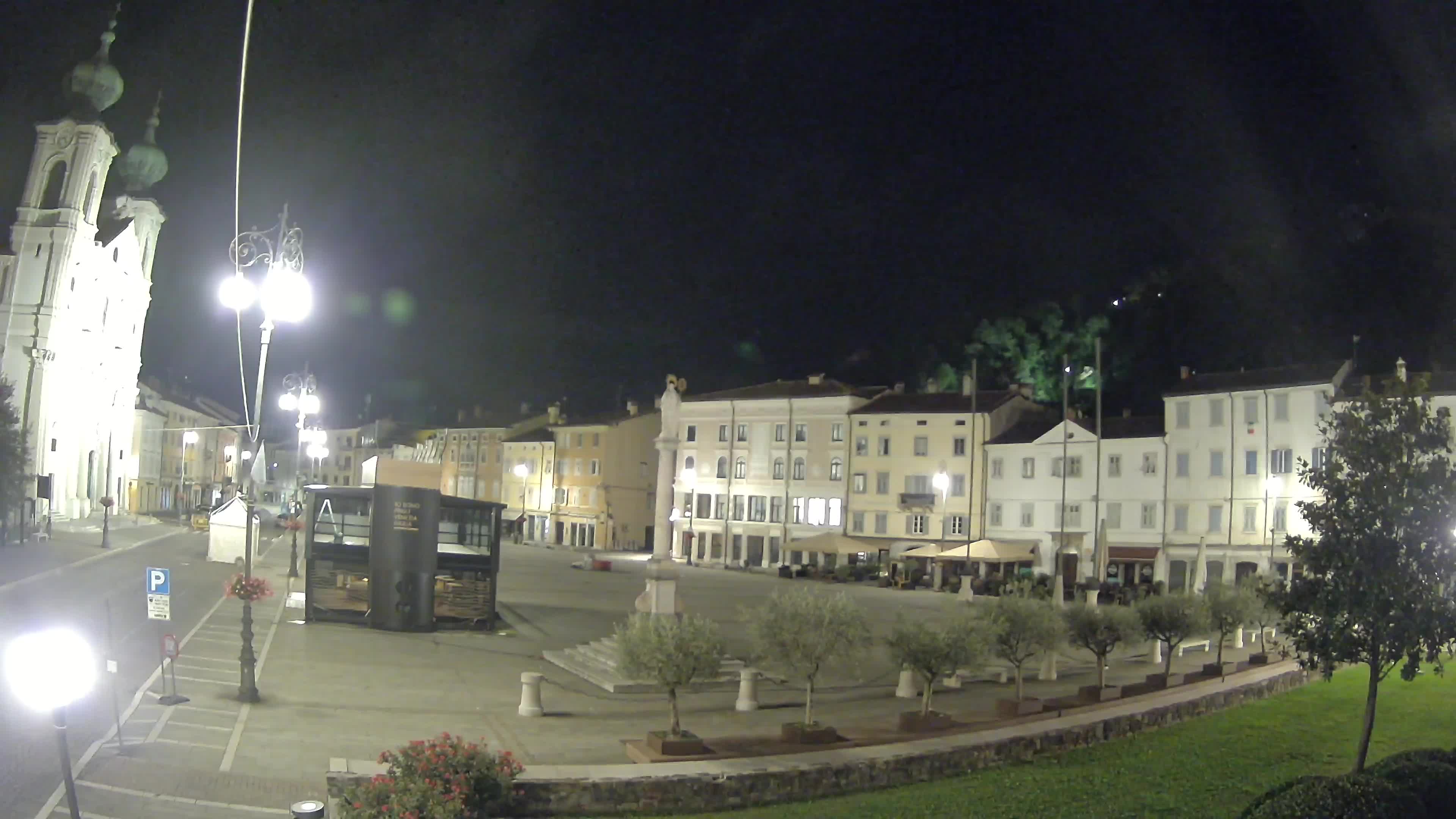 Gorizia Piazza della Vittoria e chiesa di S. Ignazio