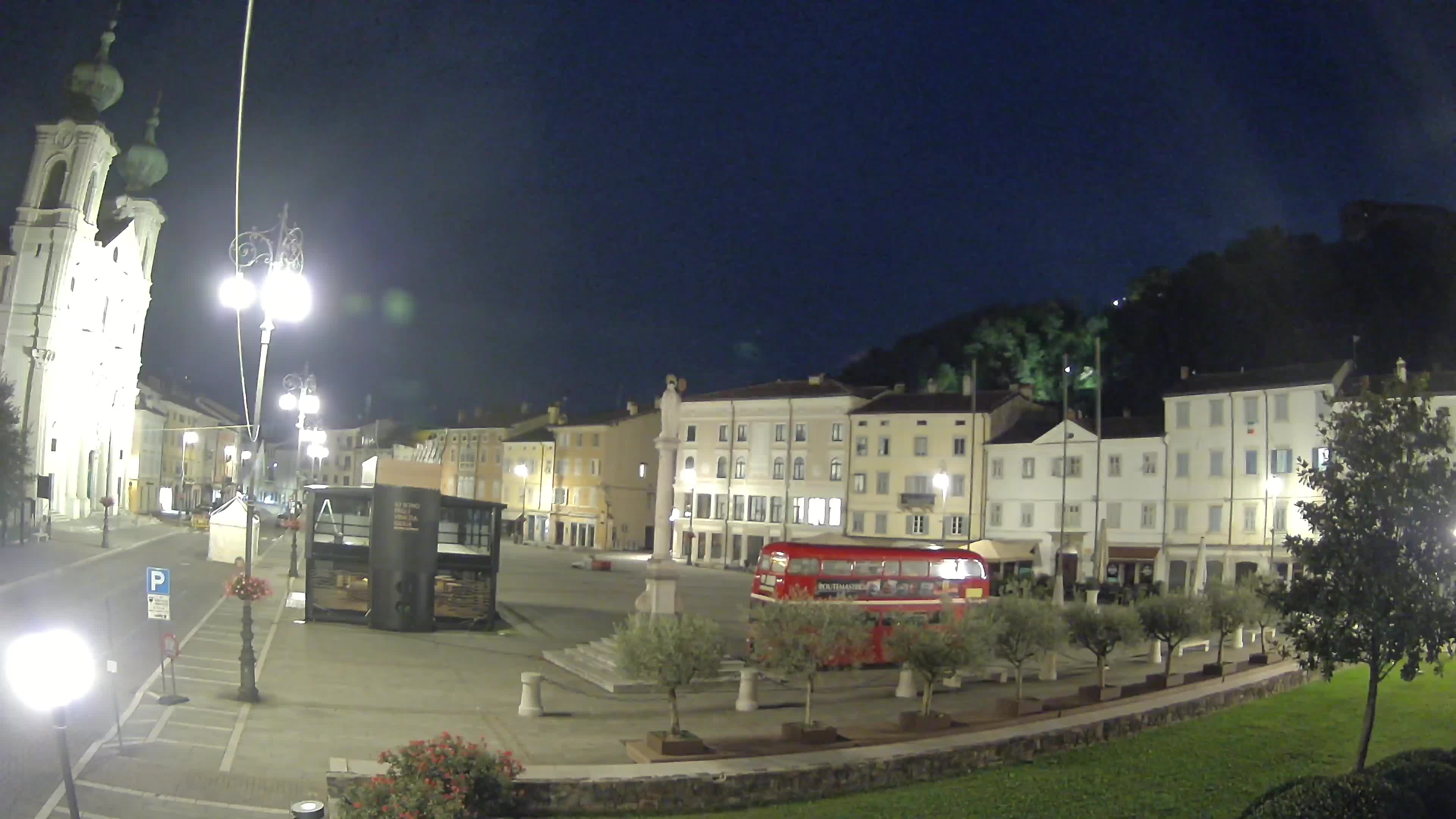 Gorizia Piazza della Vittoria e chiesa di S. Ignazio