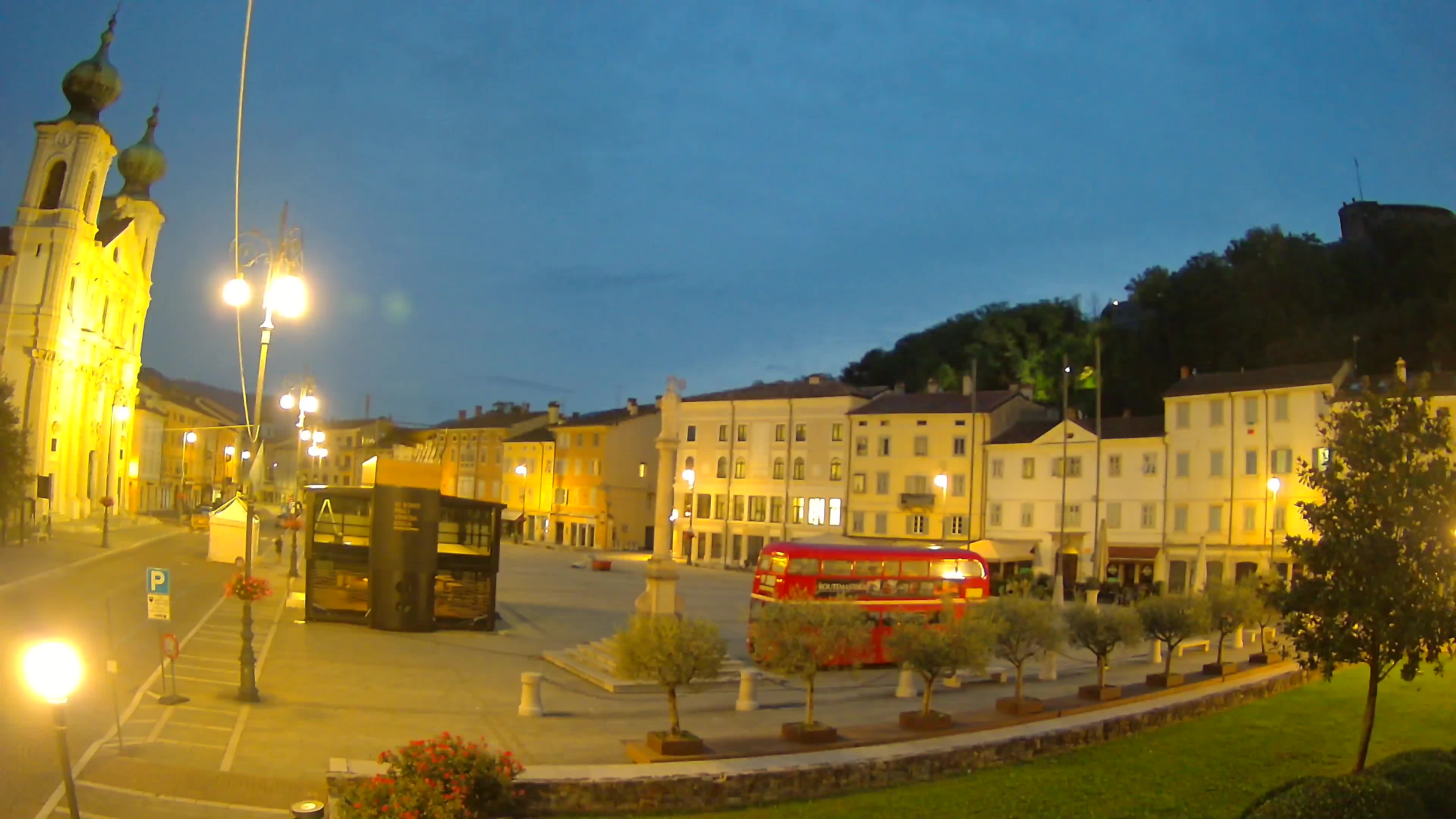 Gorizia Piazza della Vittoria e chiesa di S. Ignazio