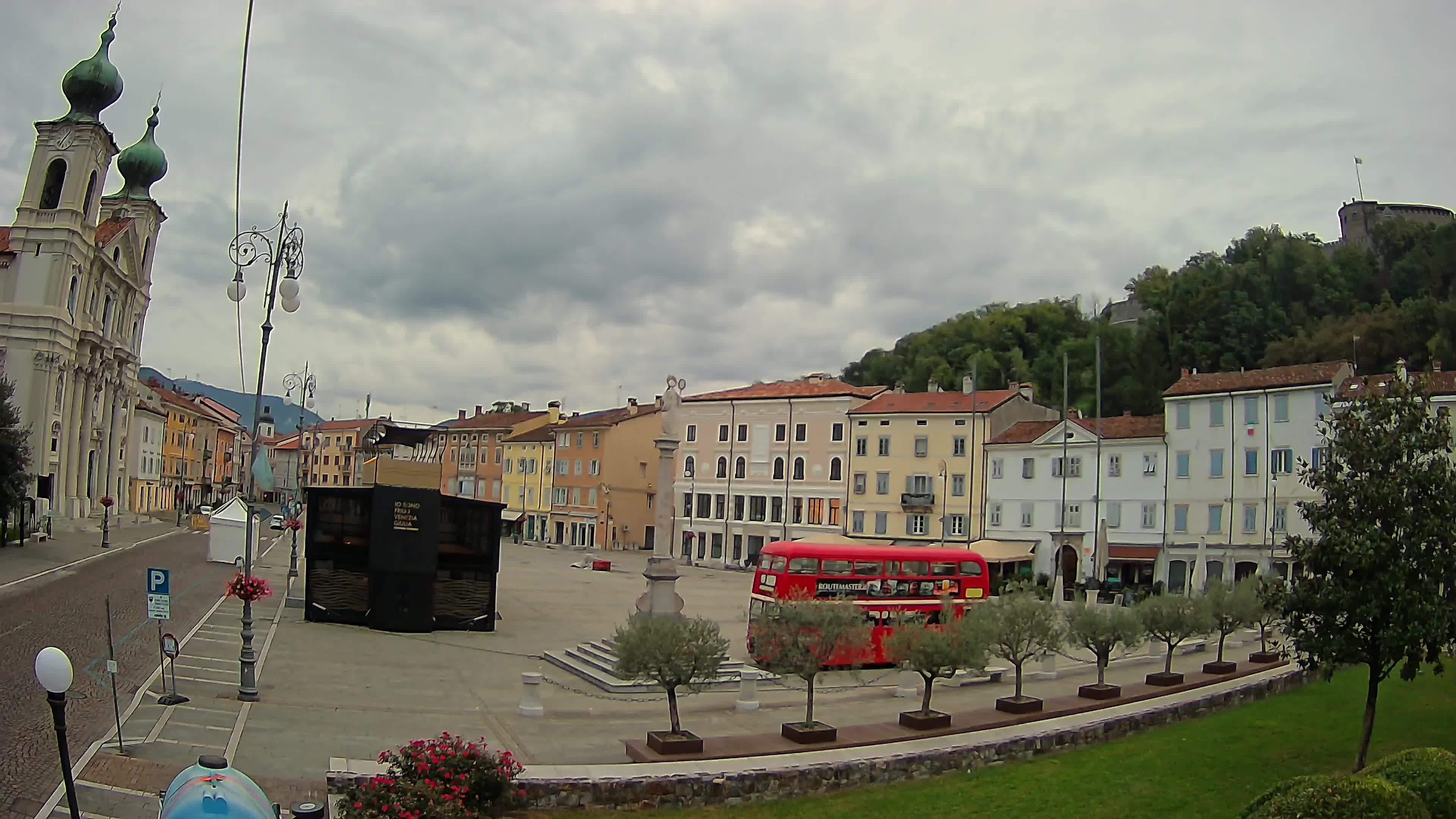 Gorizia – Plaza Vittoria – iglesia de San Pedro. Ignacio
