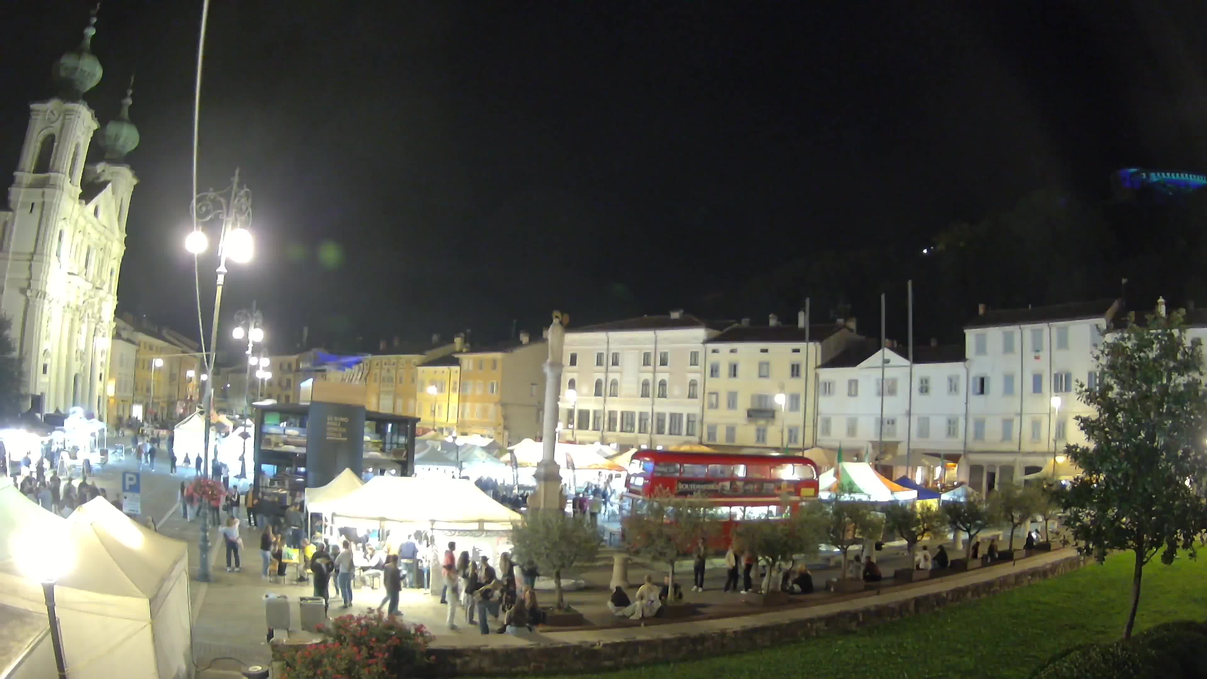 Gorizia Piazza della Vittoria e chiesa di S. Ignazio