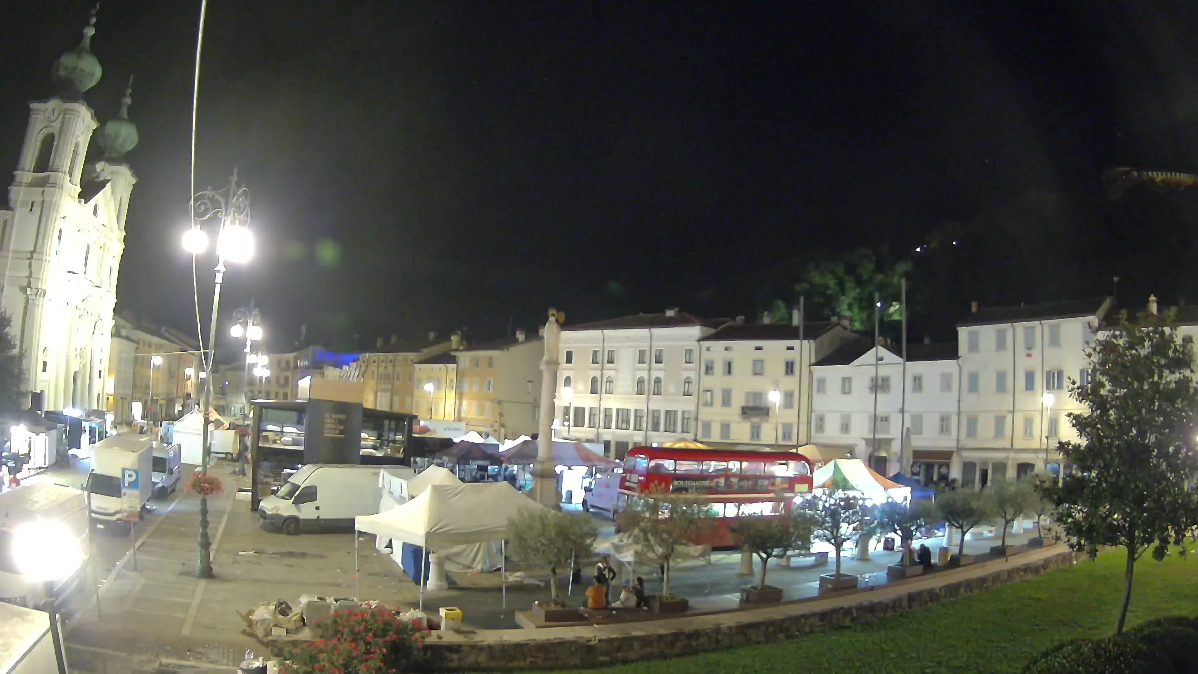 Gorizia – Plaza Vittoria – iglesia de San Pedro. Ignacio