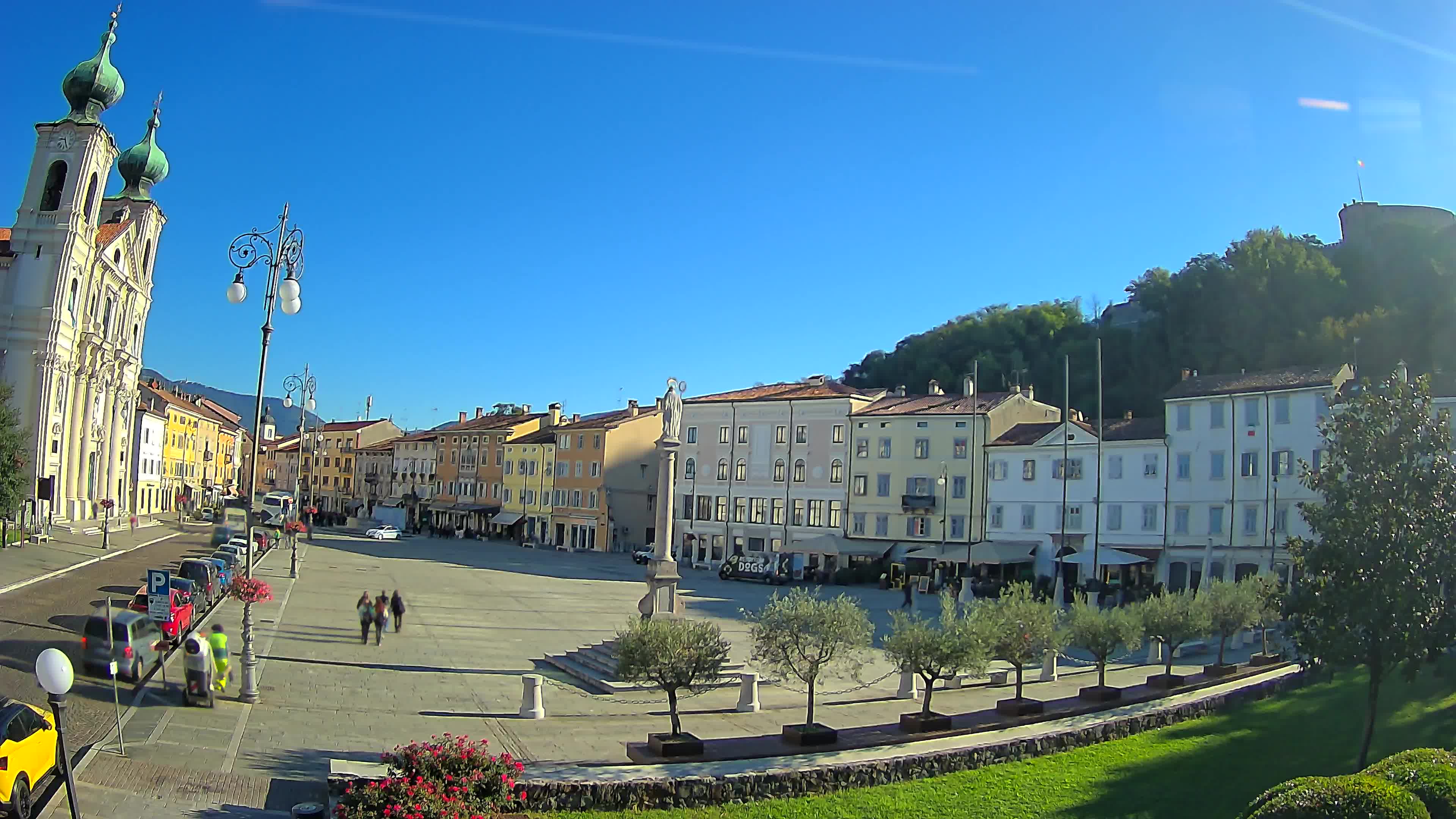 Gorizia Piazza della Vittoria e chiesa di S. Ignazio