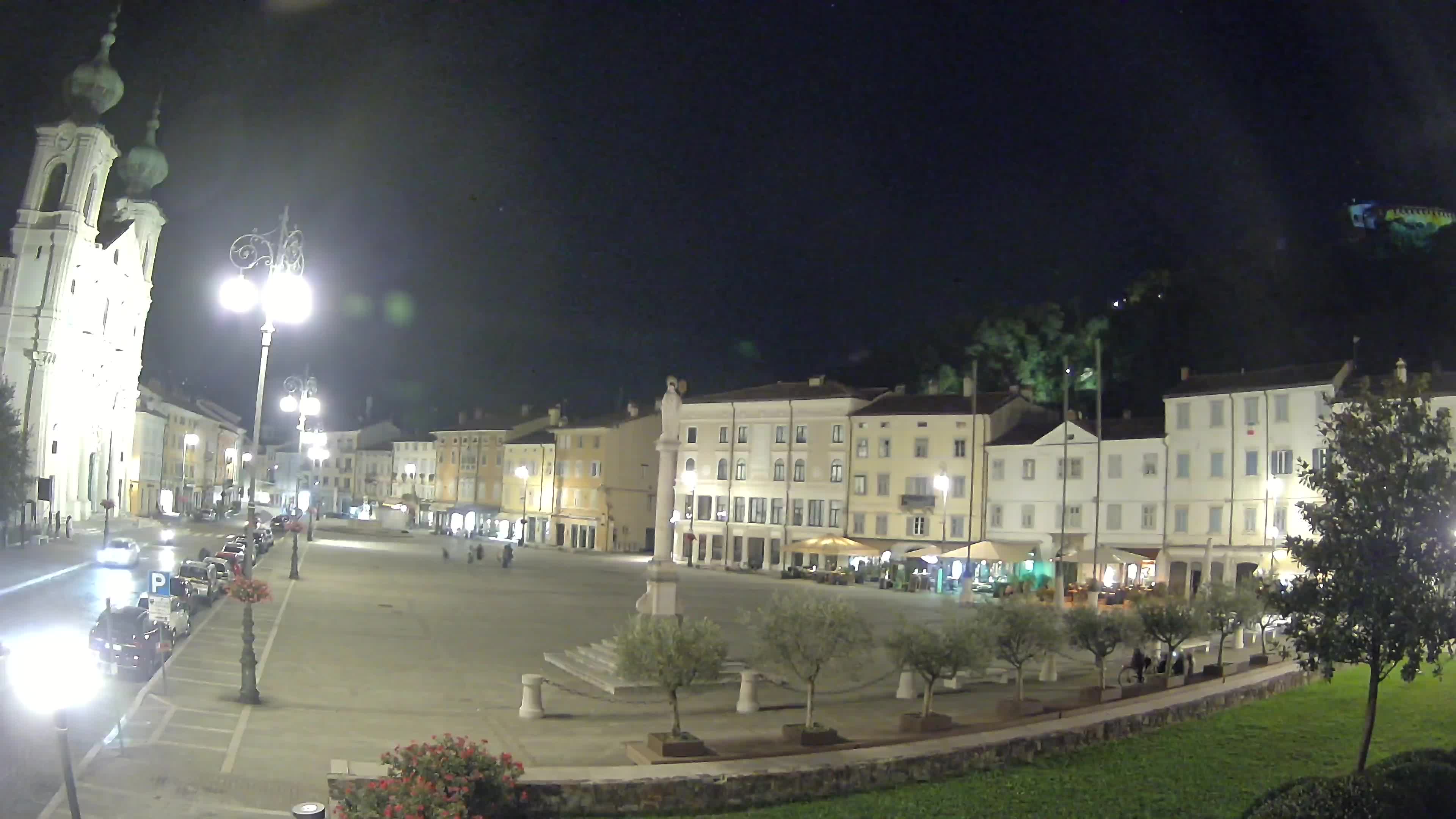 Kamera Gorica Travnik in cerkev sv. Ignacija