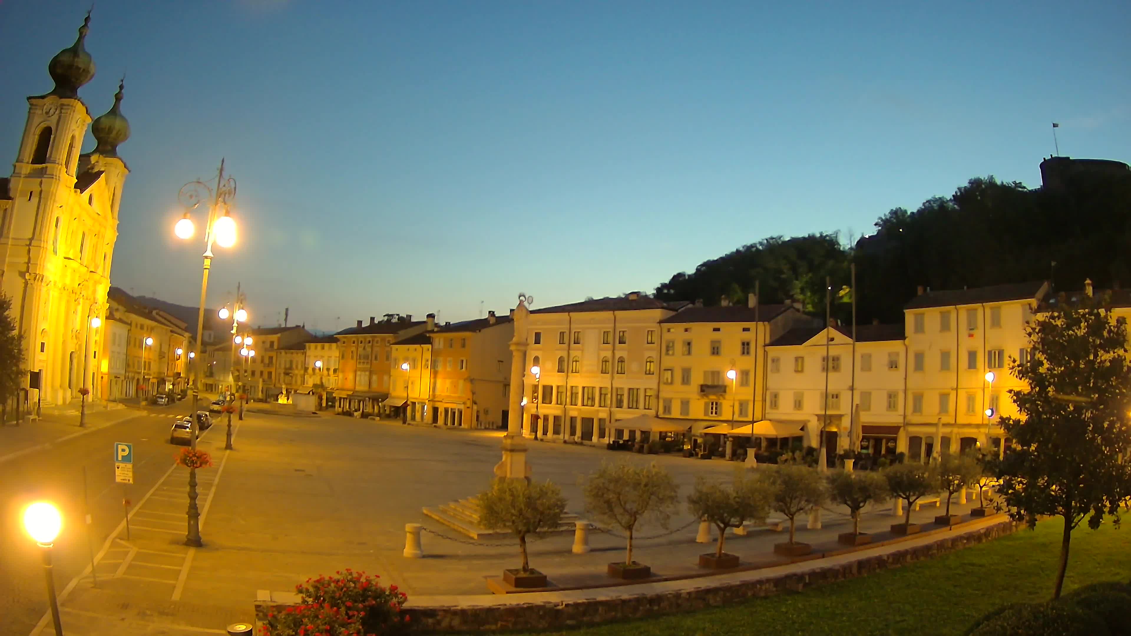 Kamera Gorica Travnik in cerkev sv. Ignacija