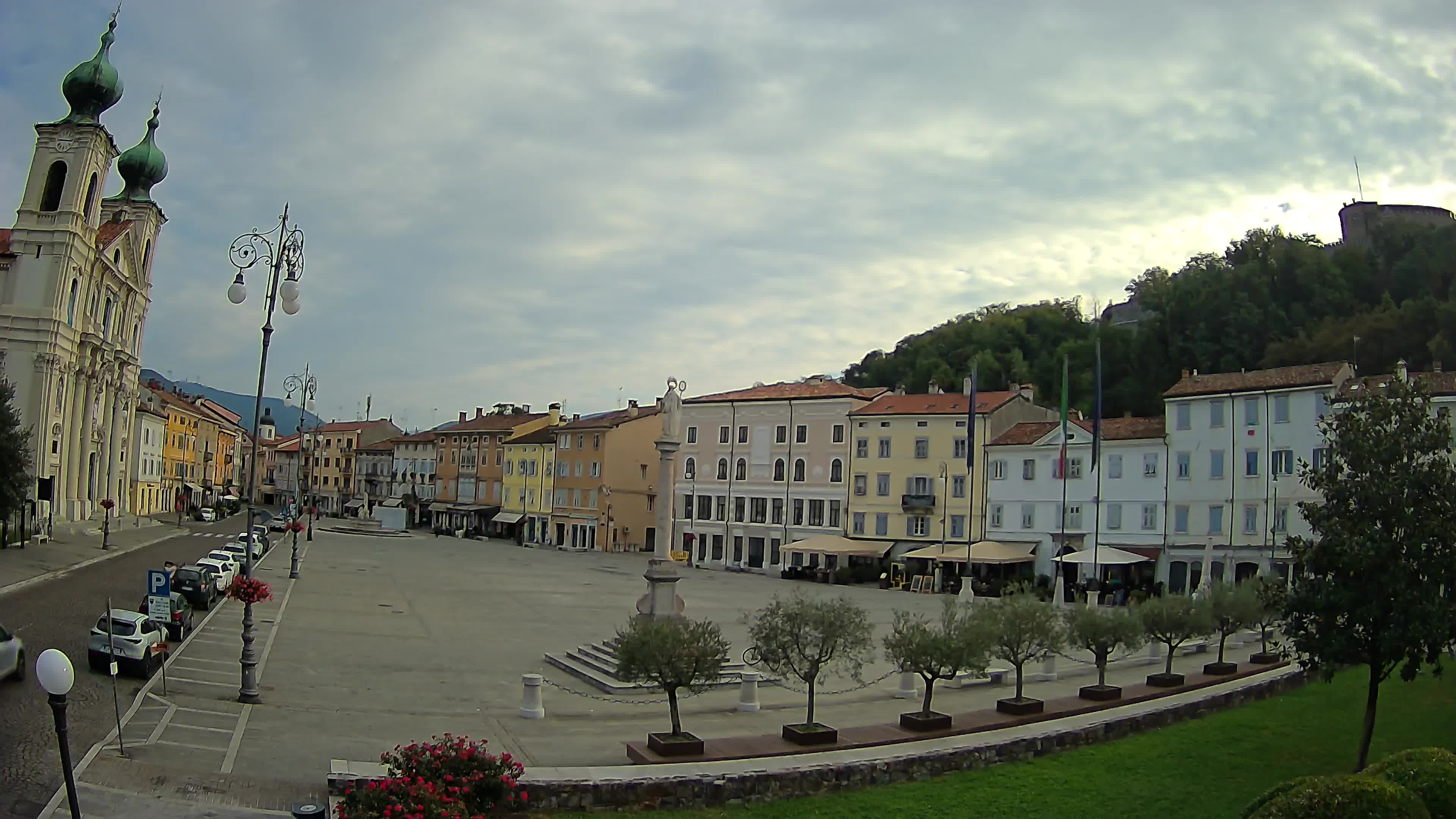 Gorizia Piazza della Vittoria e chiesa di S. Ignazio
