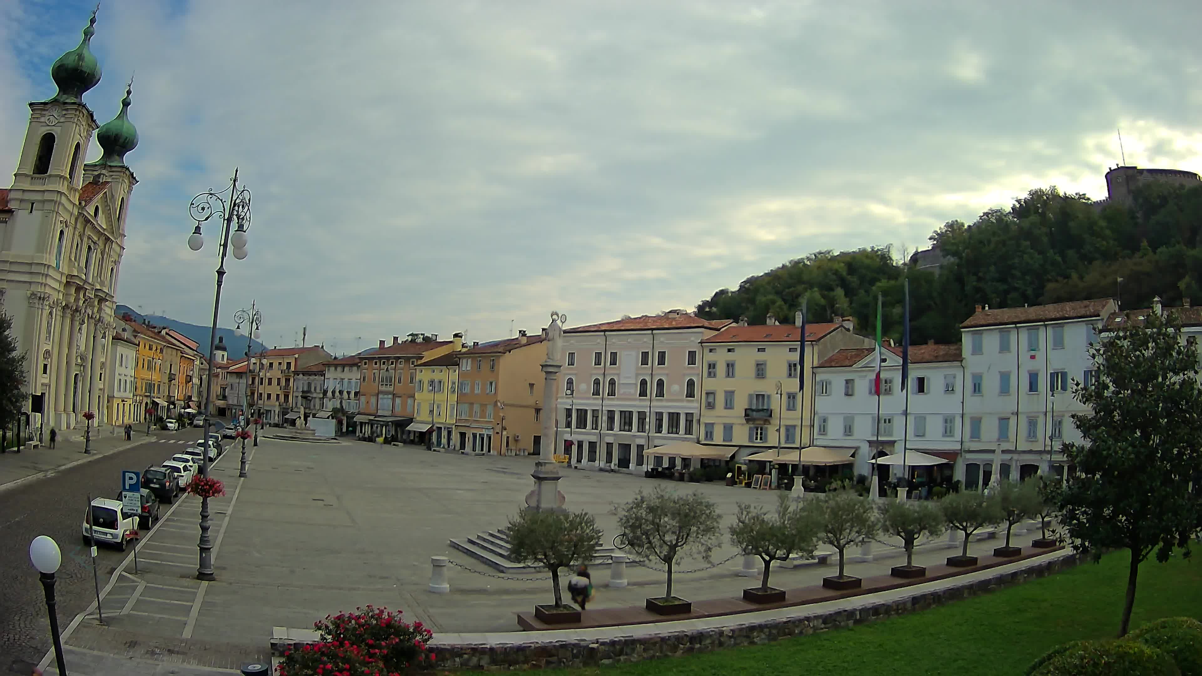 Gorizia Piazza della Vittoria e chiesa di S. Ignazio