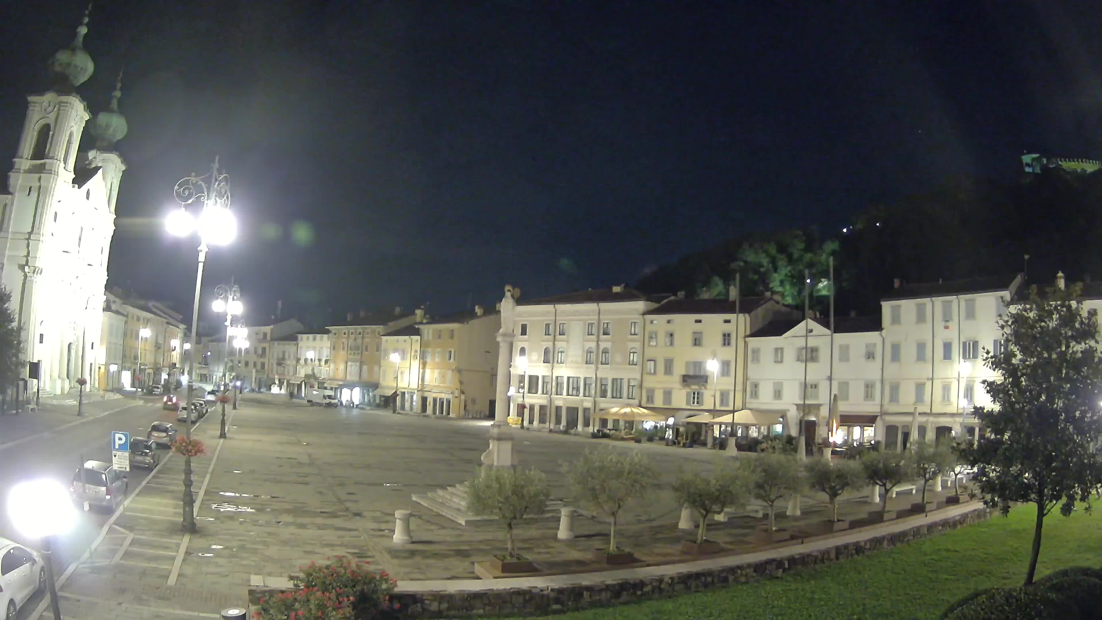 Kamera Gorica Travnik in cerkev sv. Ignacija