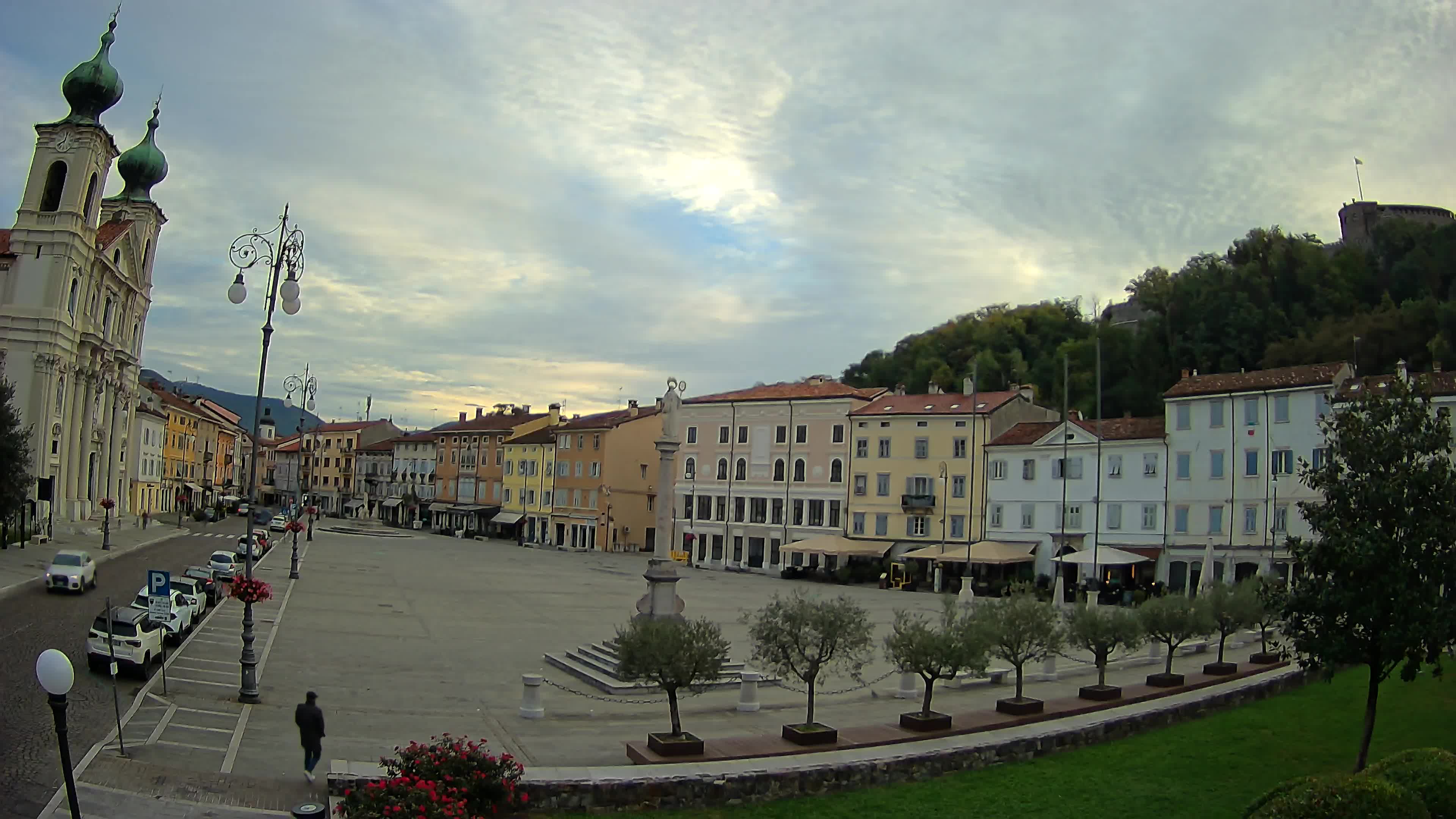 Gorizia Piazza della Vittoria e chiesa di S. Ignazio