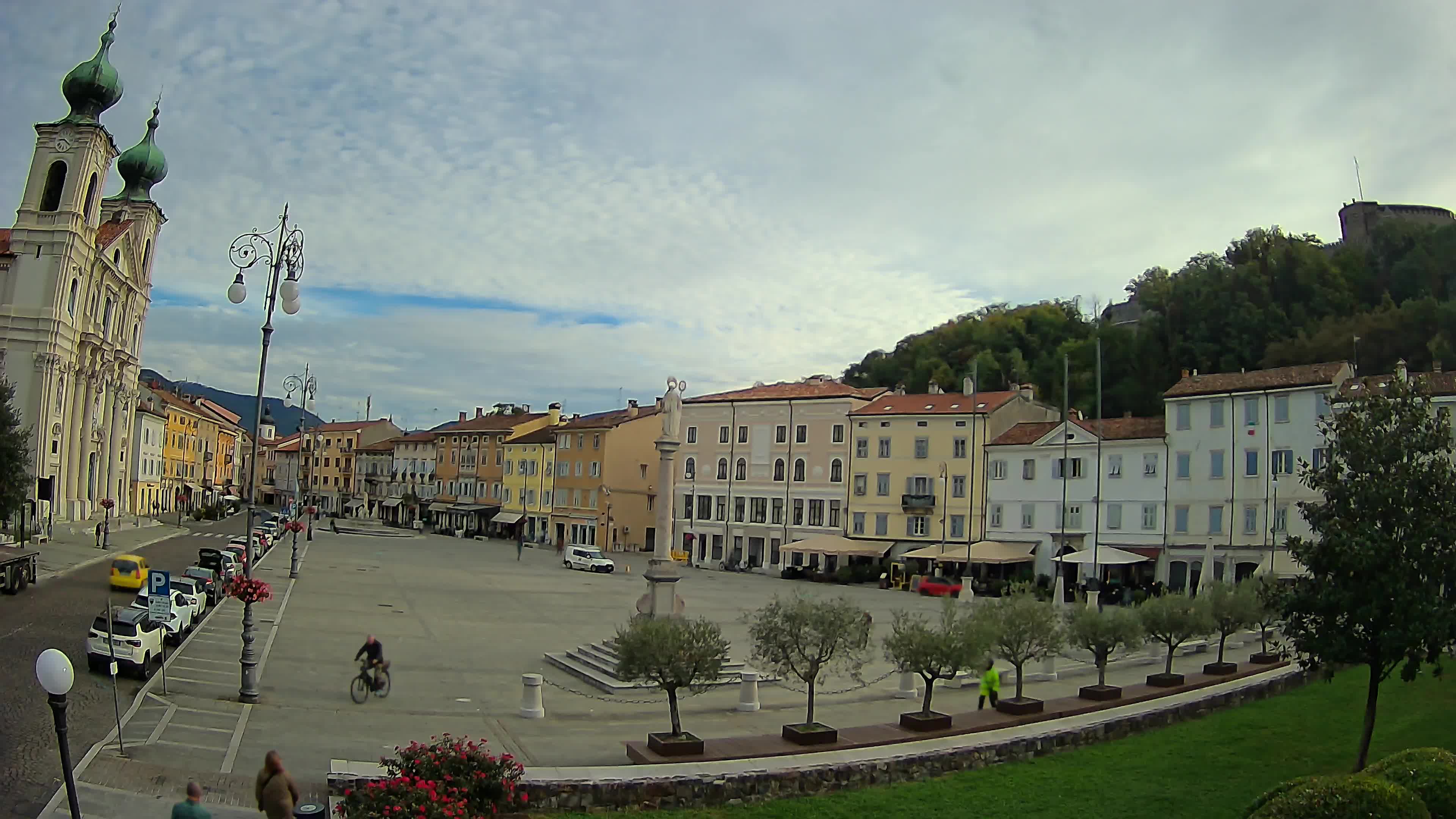 Gorizia – Plaza Vittoria – iglesia de San Pedro. Ignacio