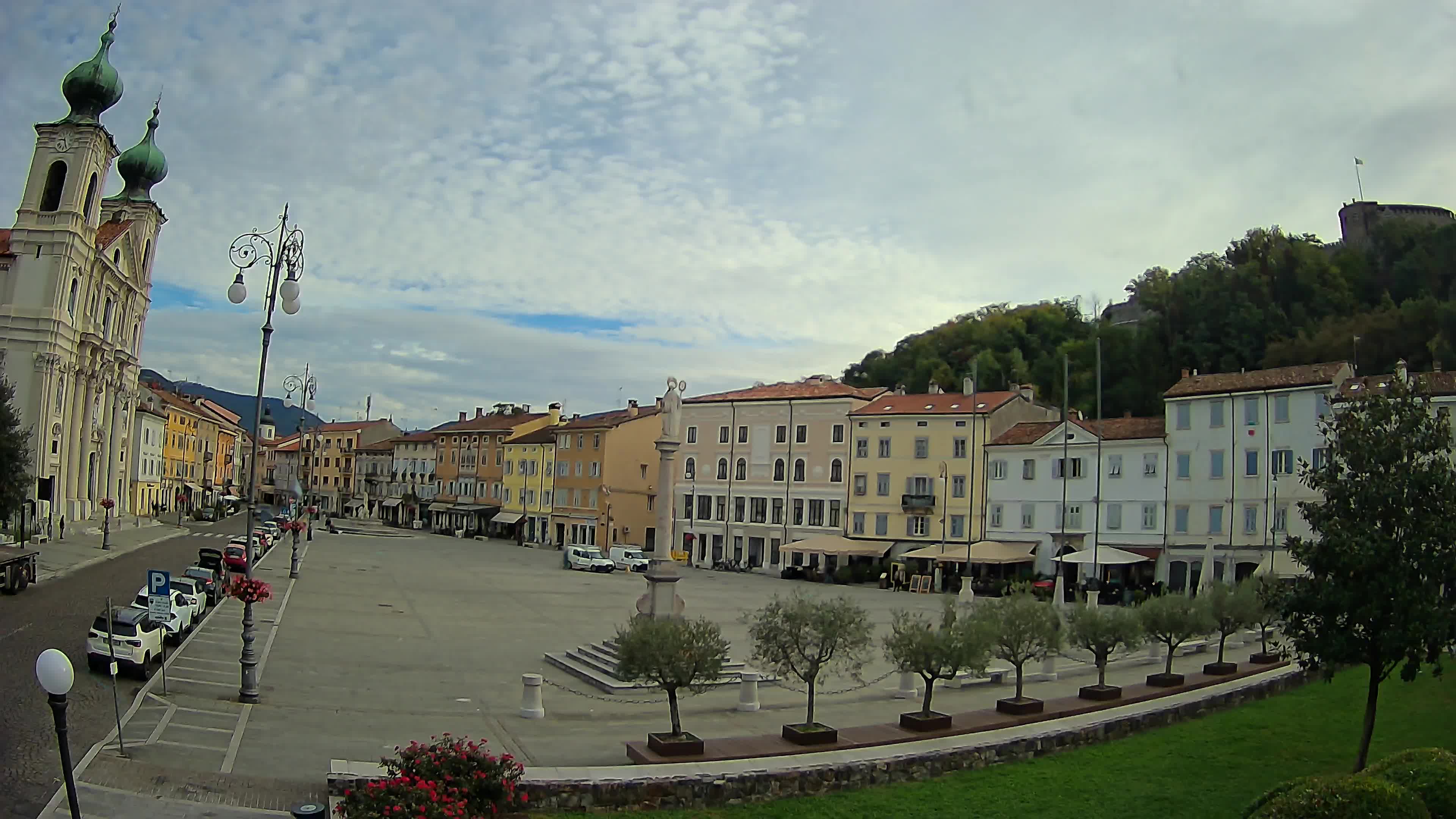 Gorizia Piazza della Vittoria e chiesa di S. Ignazio