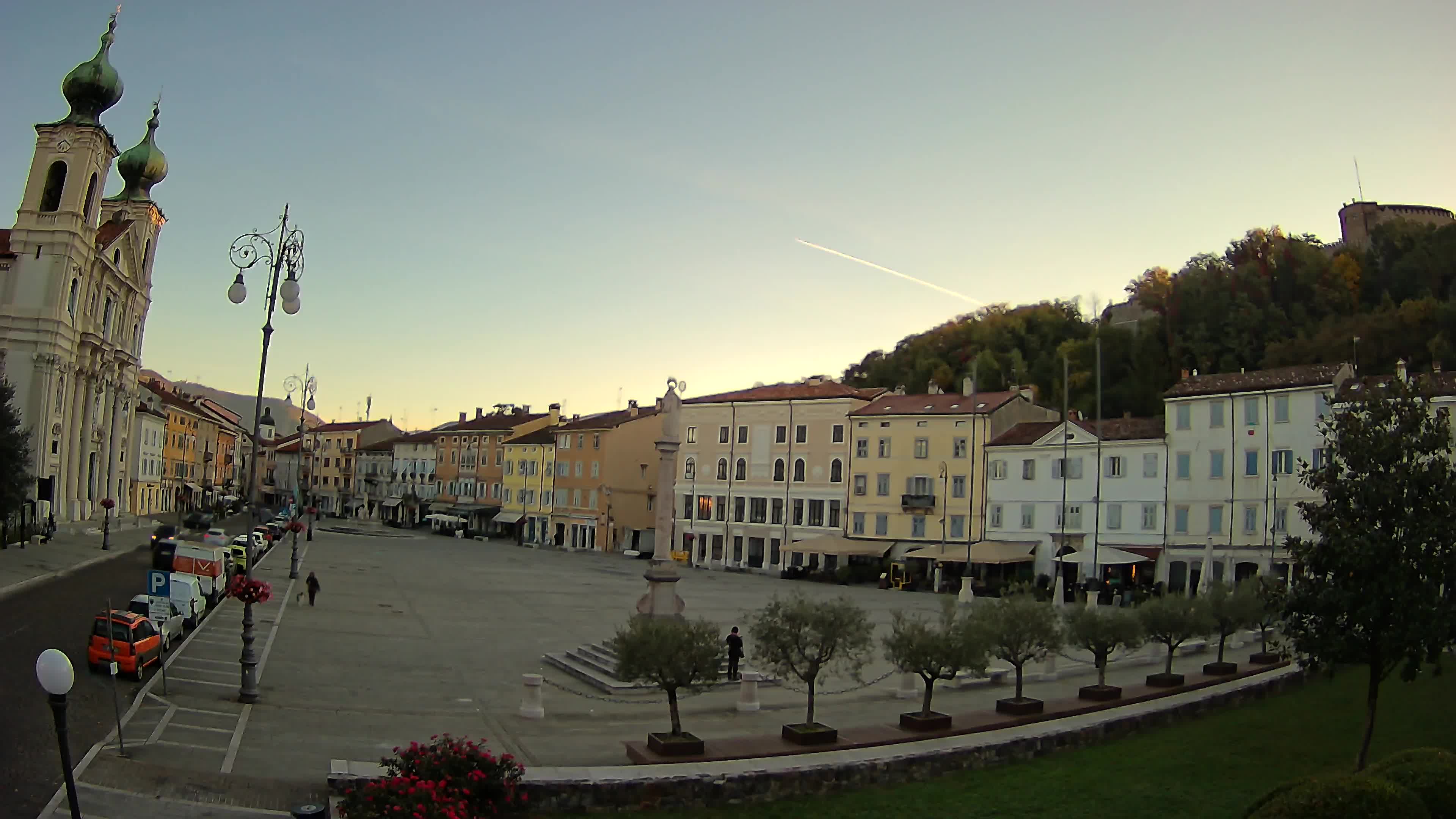Kamera Gorica Travnik in cerkev sv. Ignacija