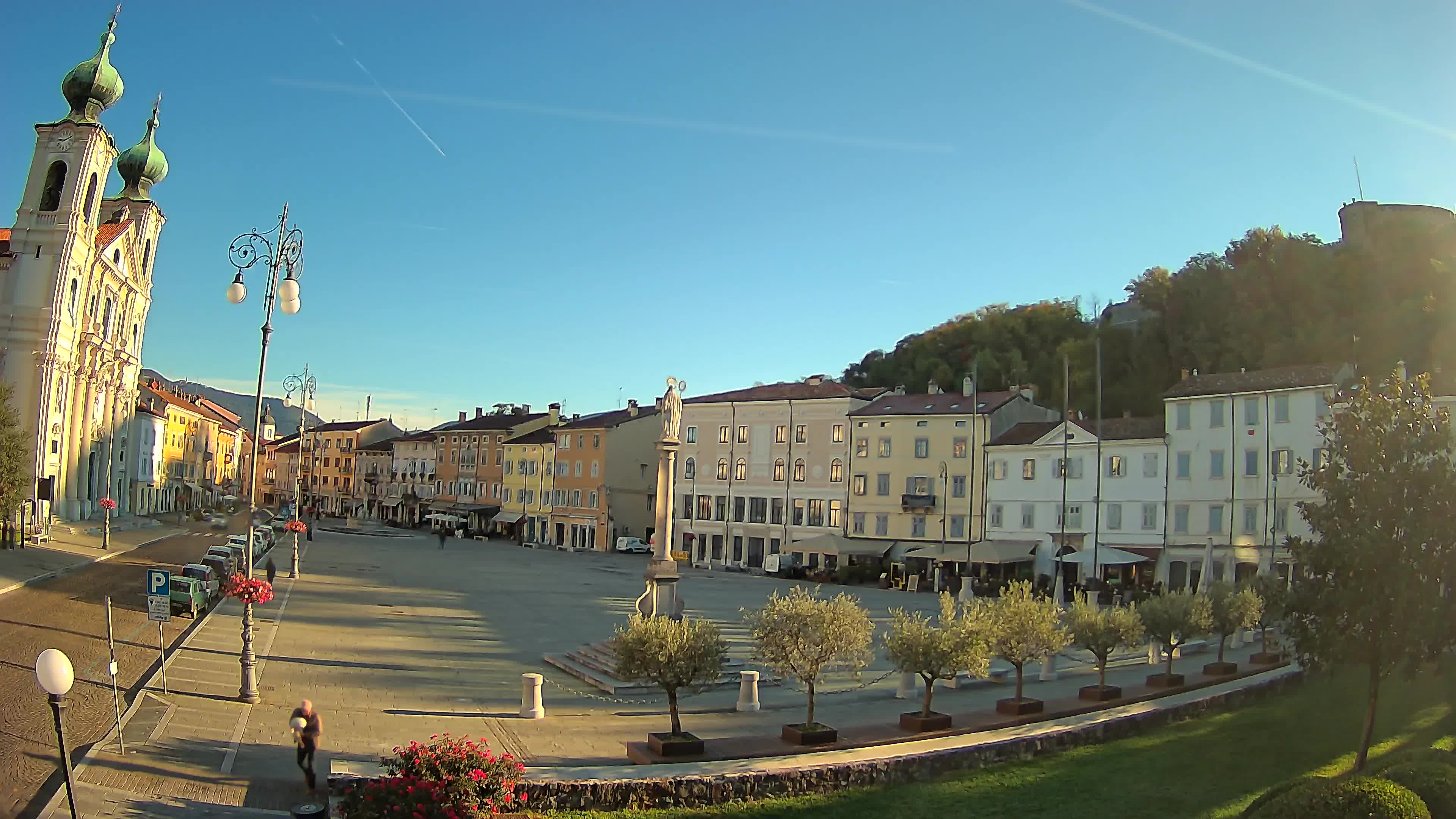 Kamera Gorica Travnik in cerkev sv. Ignacija