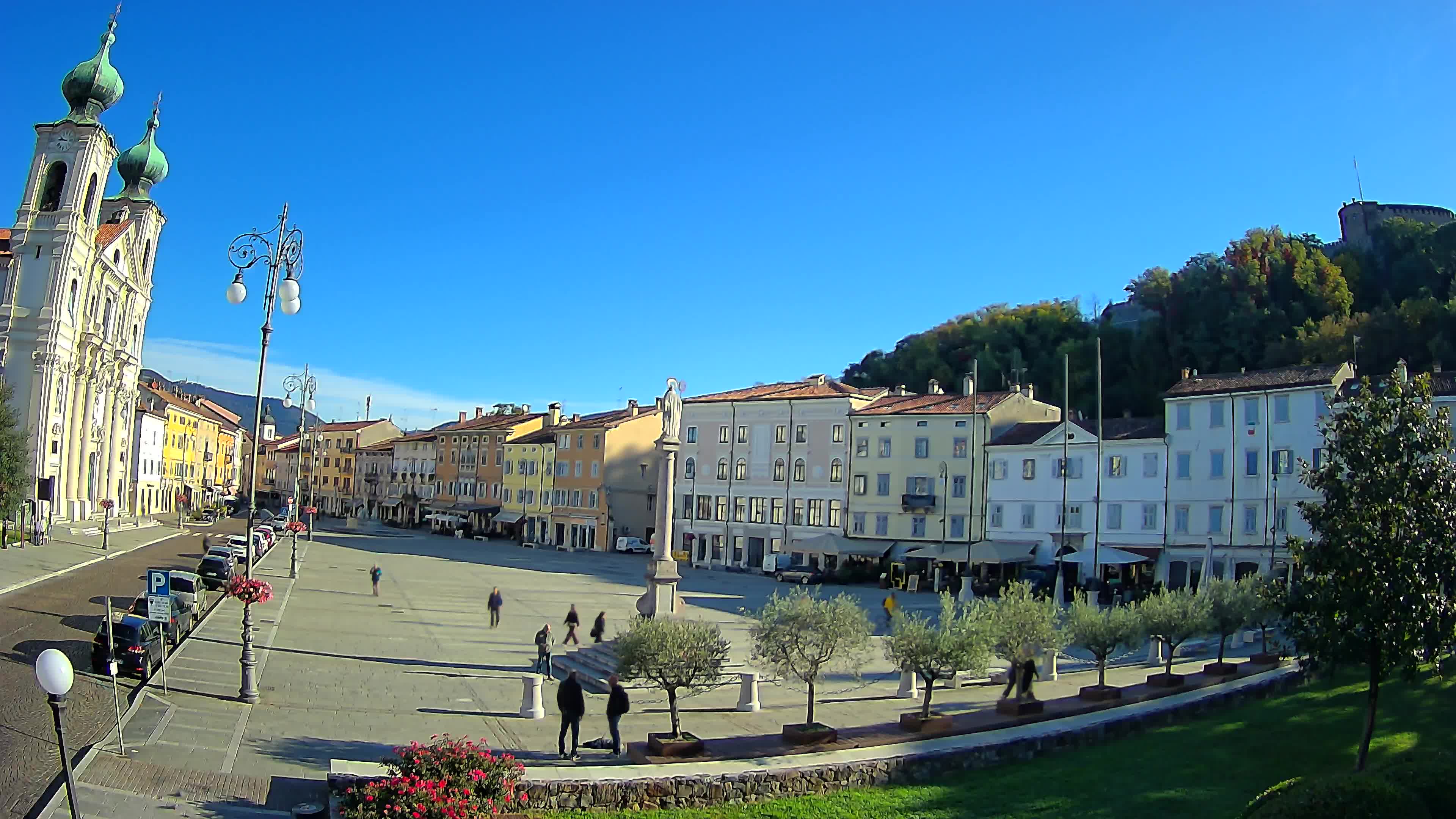 Gorizia – Plaza Vittoria – iglesia de San Pedro. Ignacio