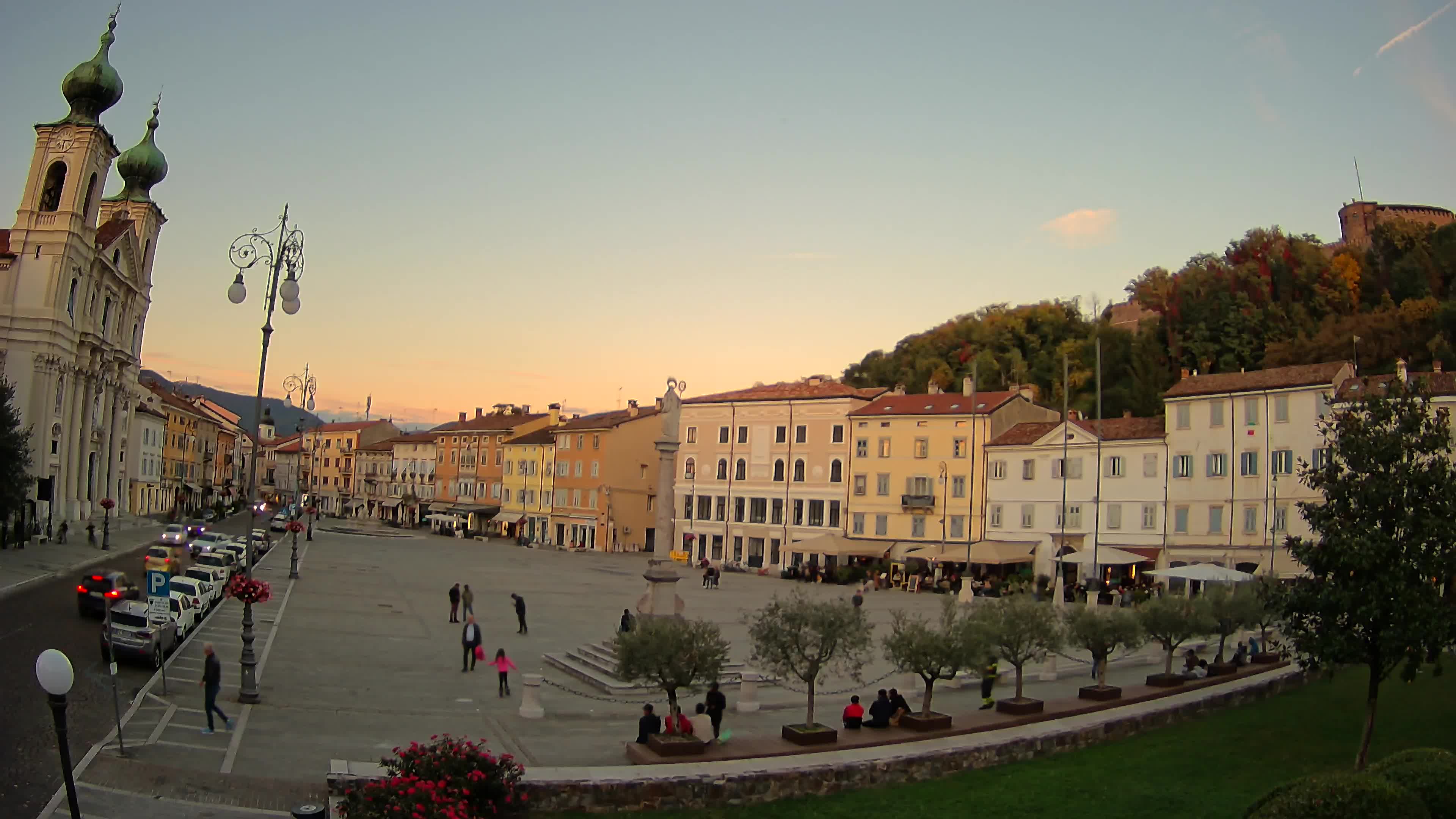 Gorizia Piazza della Vittoria e chiesa di S. Ignazio