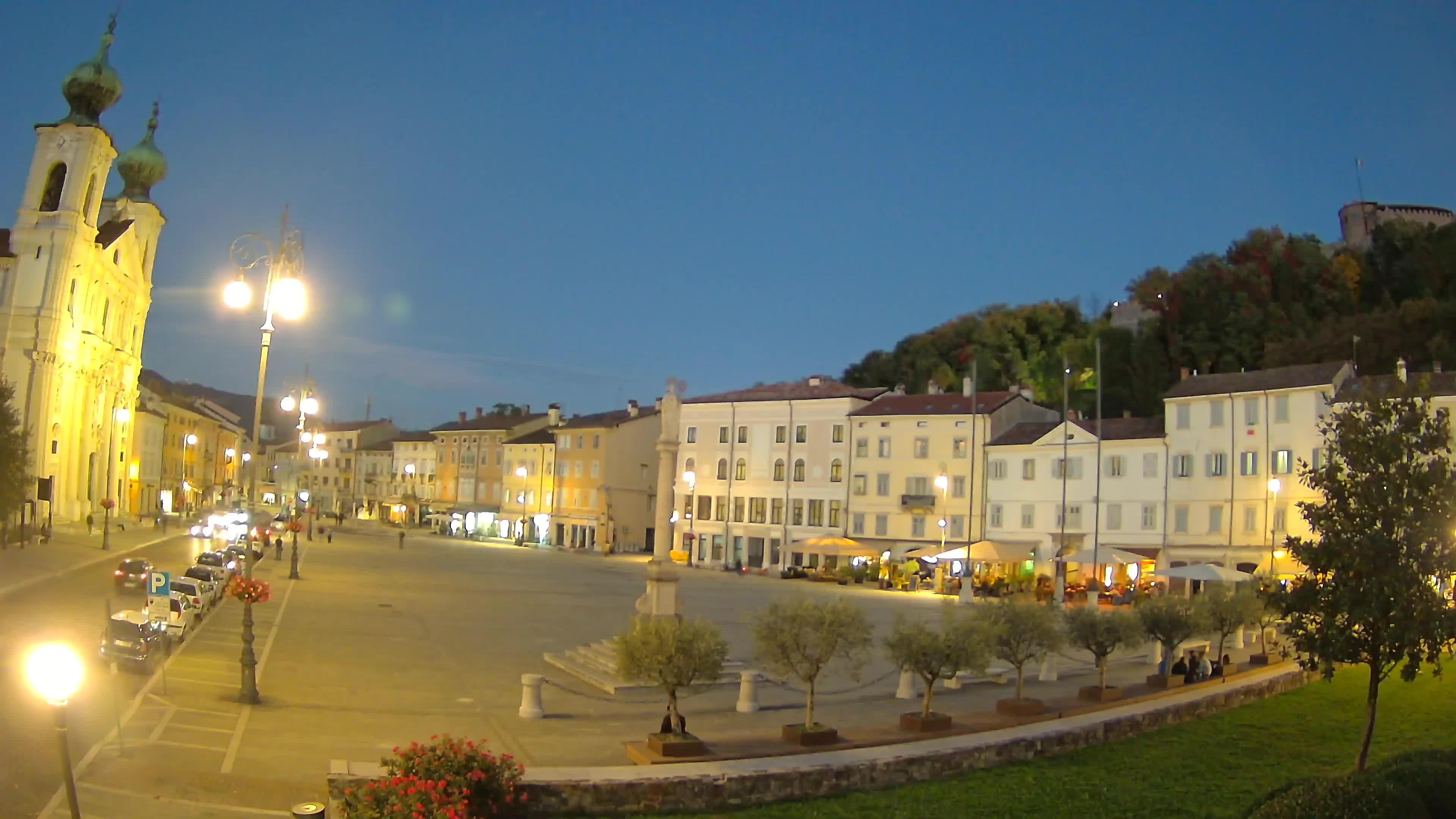 Gorizia Piazza della Vittoria e chiesa di S. Ignazio