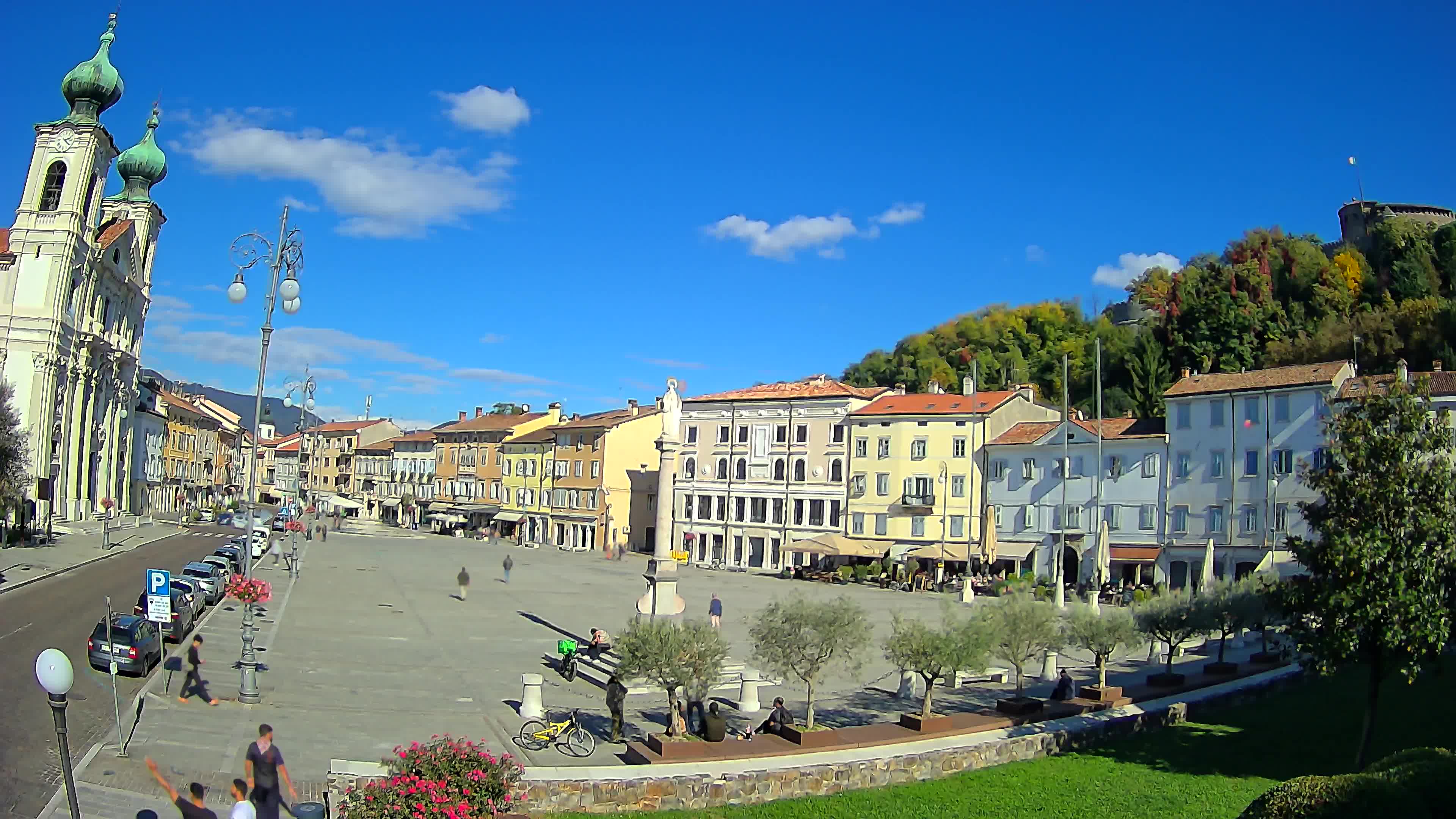 Gorizia Piazza della Vittoria e chiesa di S. Ignazio