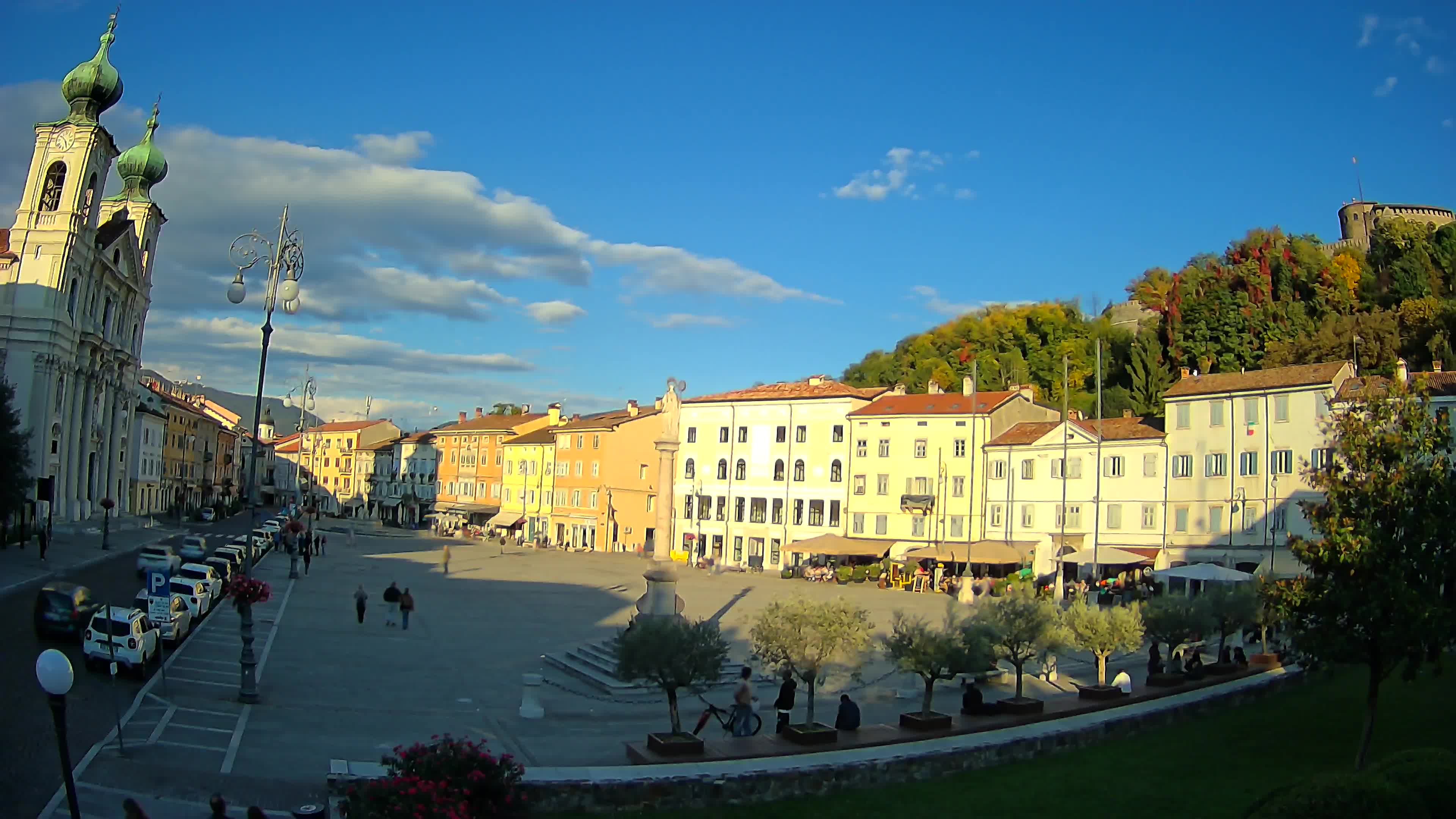 Gorizia Piazza della Vittoria e chiesa di S. Ignazio