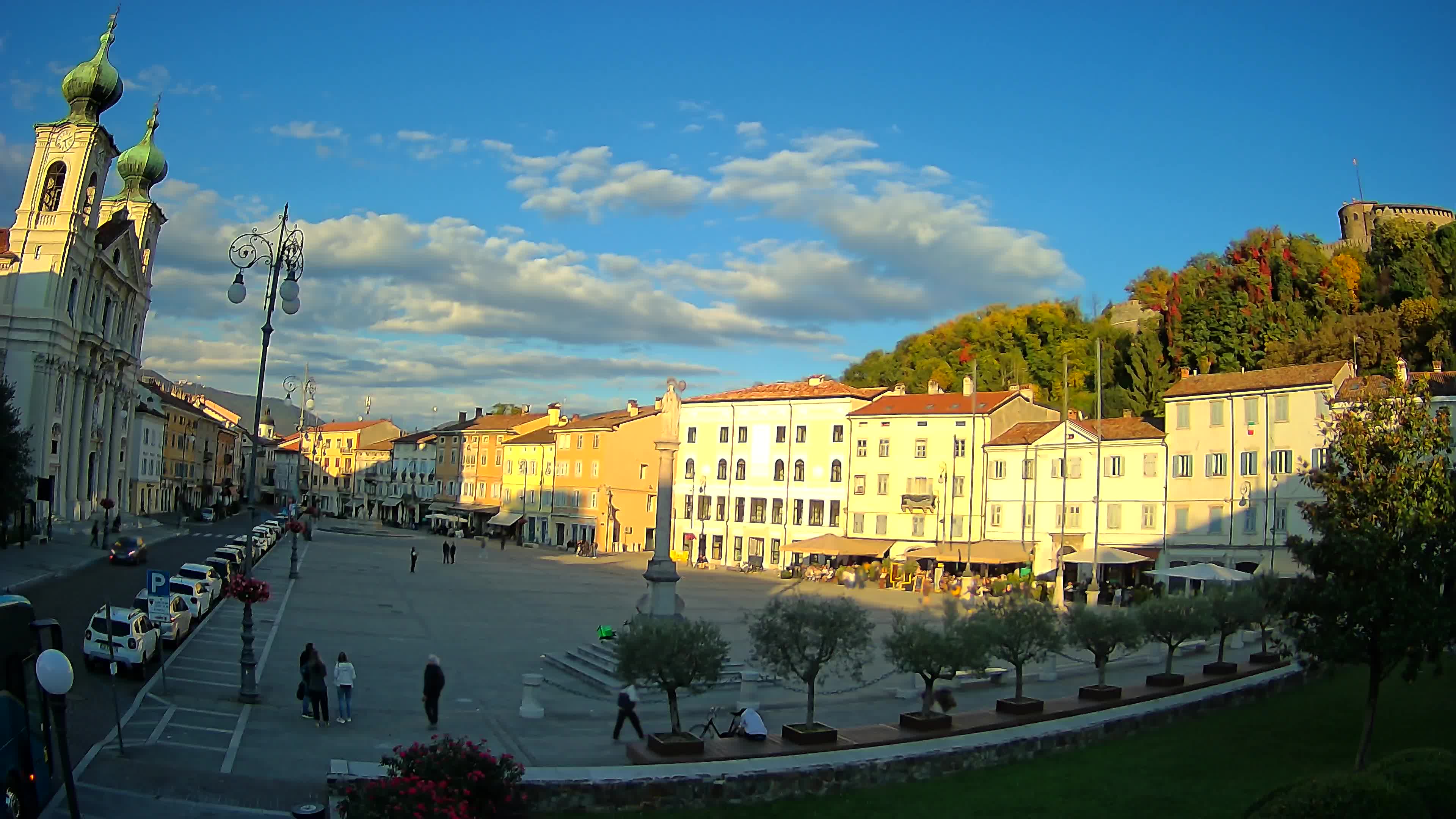Gorizia Piazza della Vittoria e chiesa di S. Ignazio