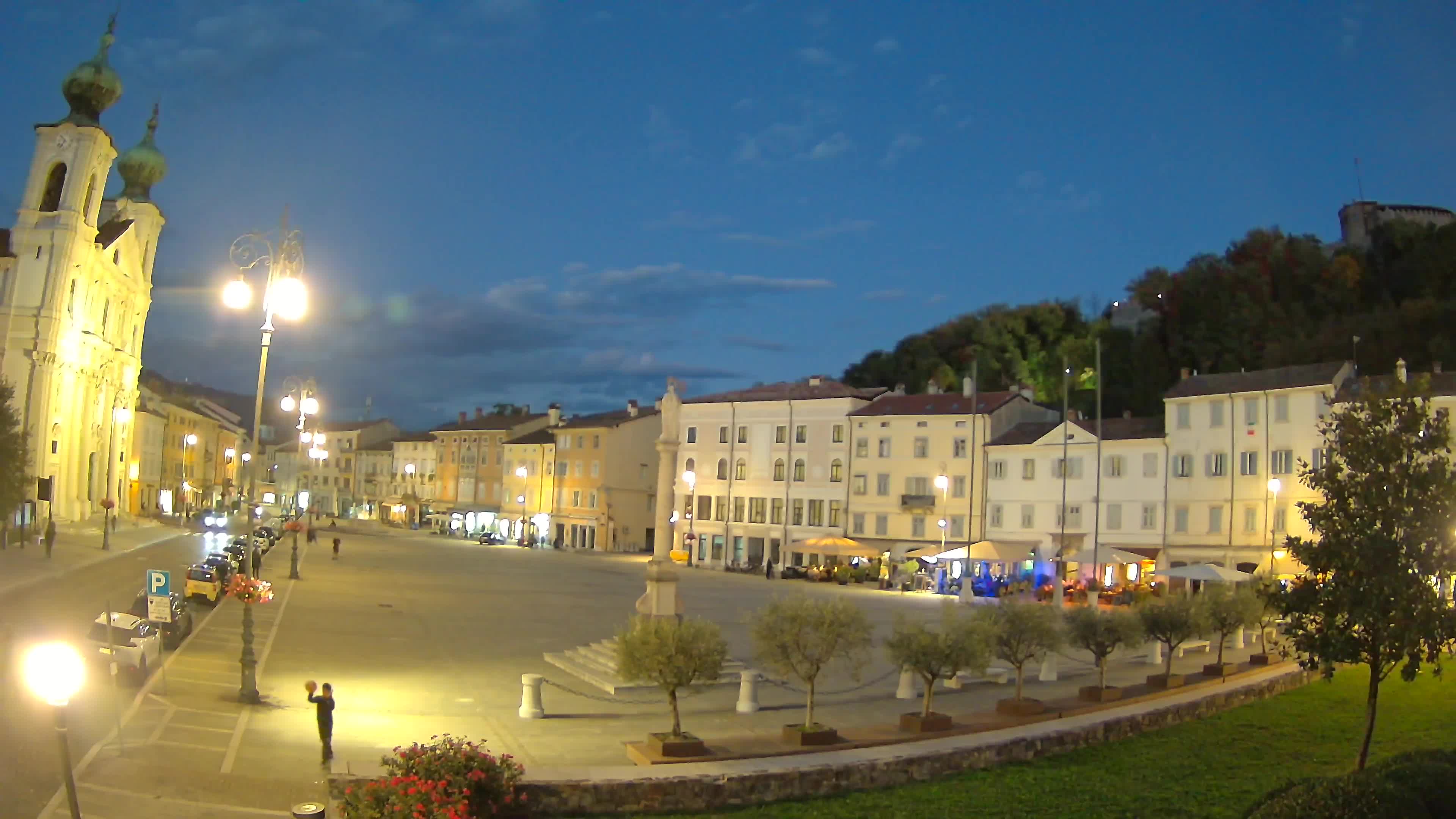 Kamera Gorica Travnik in cerkev sv. Ignacija