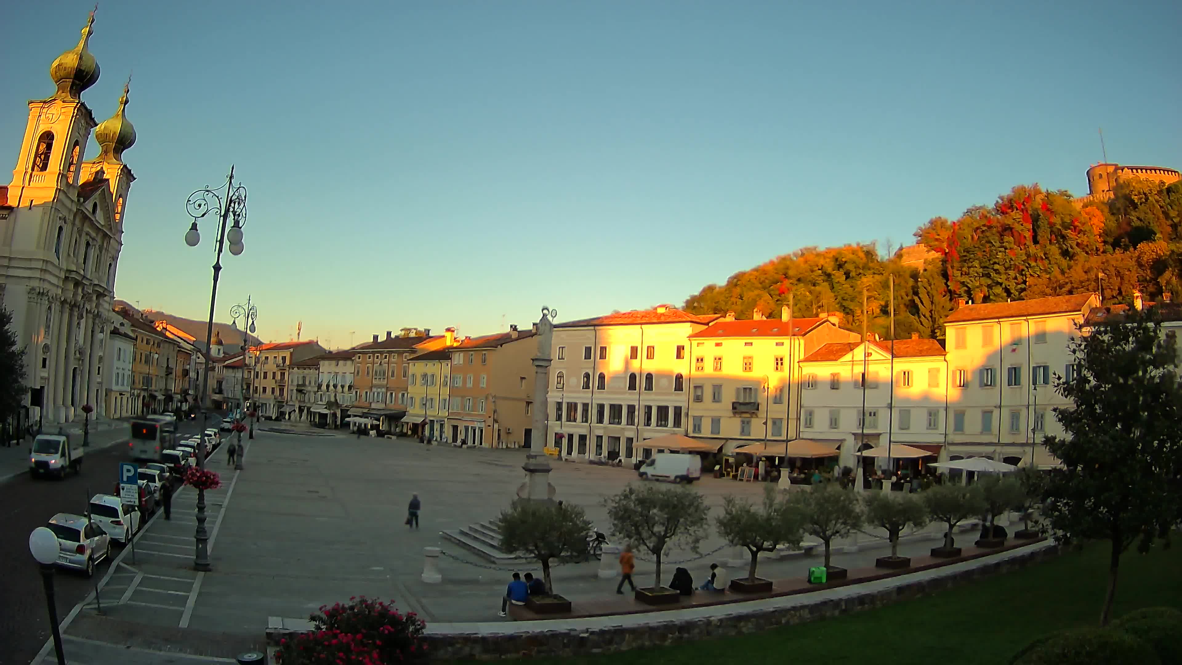 Gorizia Piazza della Vittoria e chiesa di S. Ignazio