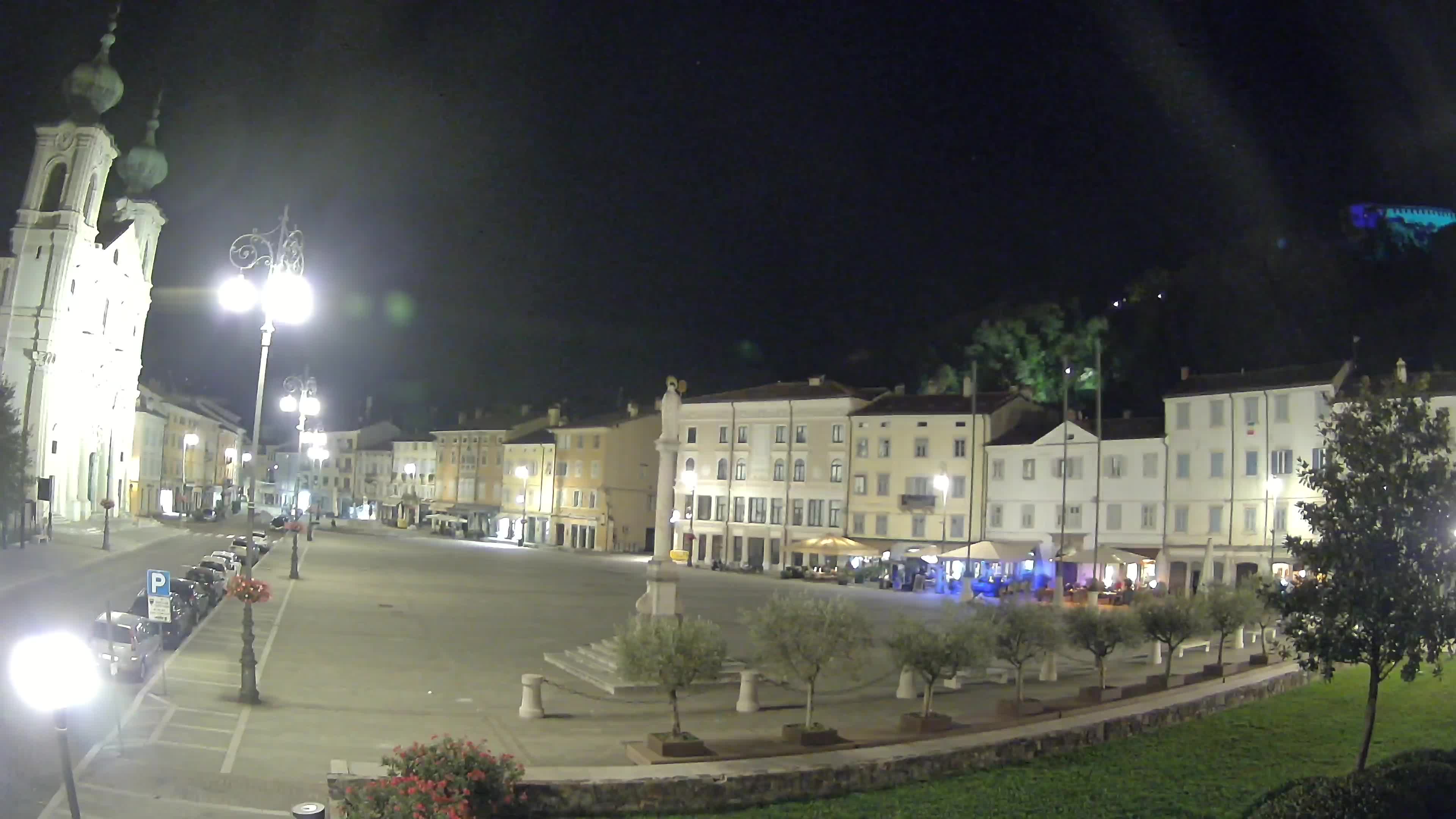 Gorizia Piazza della Vittoria e chiesa di S. Ignazio