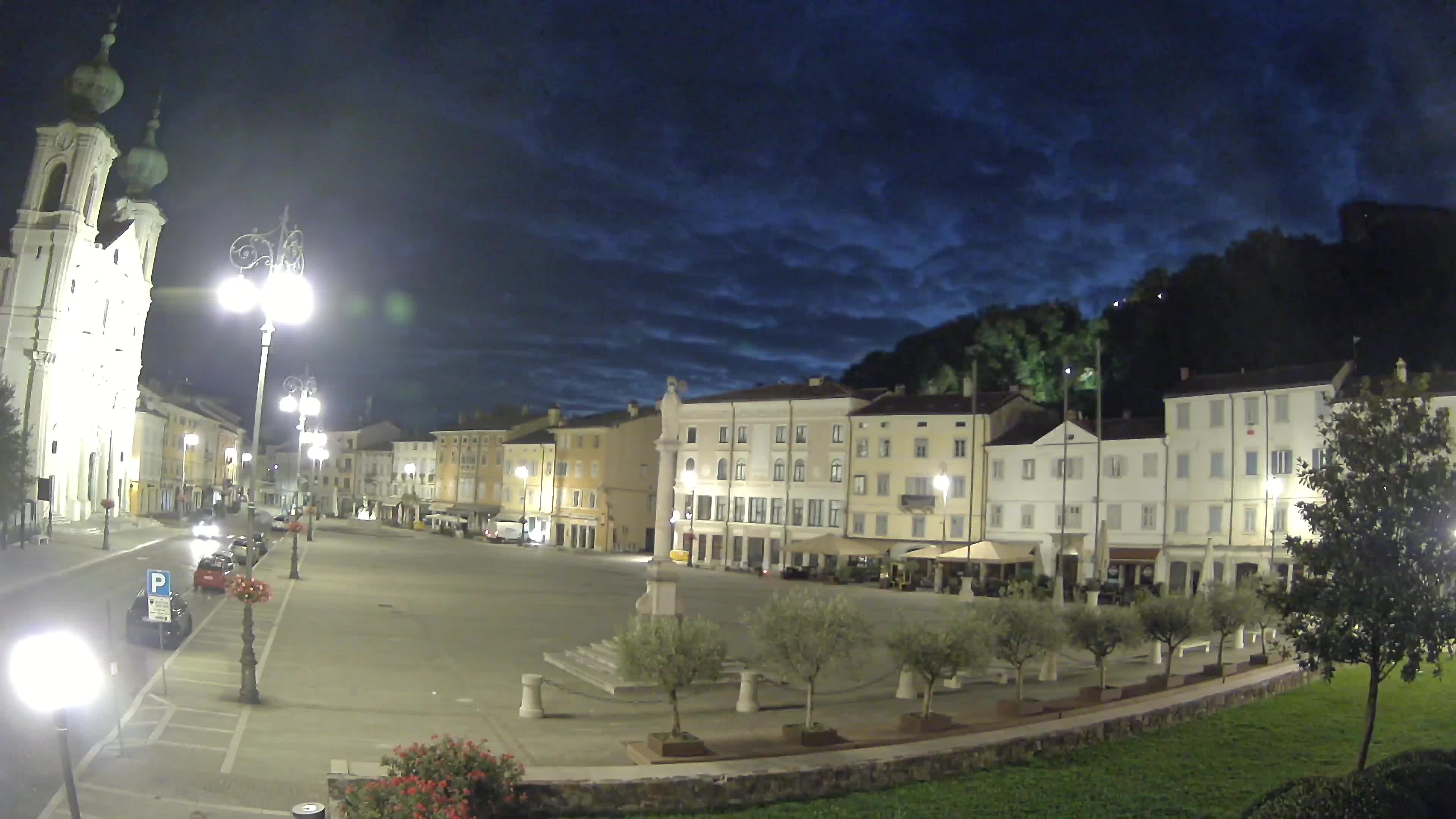 Gorizia Piazza della Vittoria e chiesa di S. Ignazio