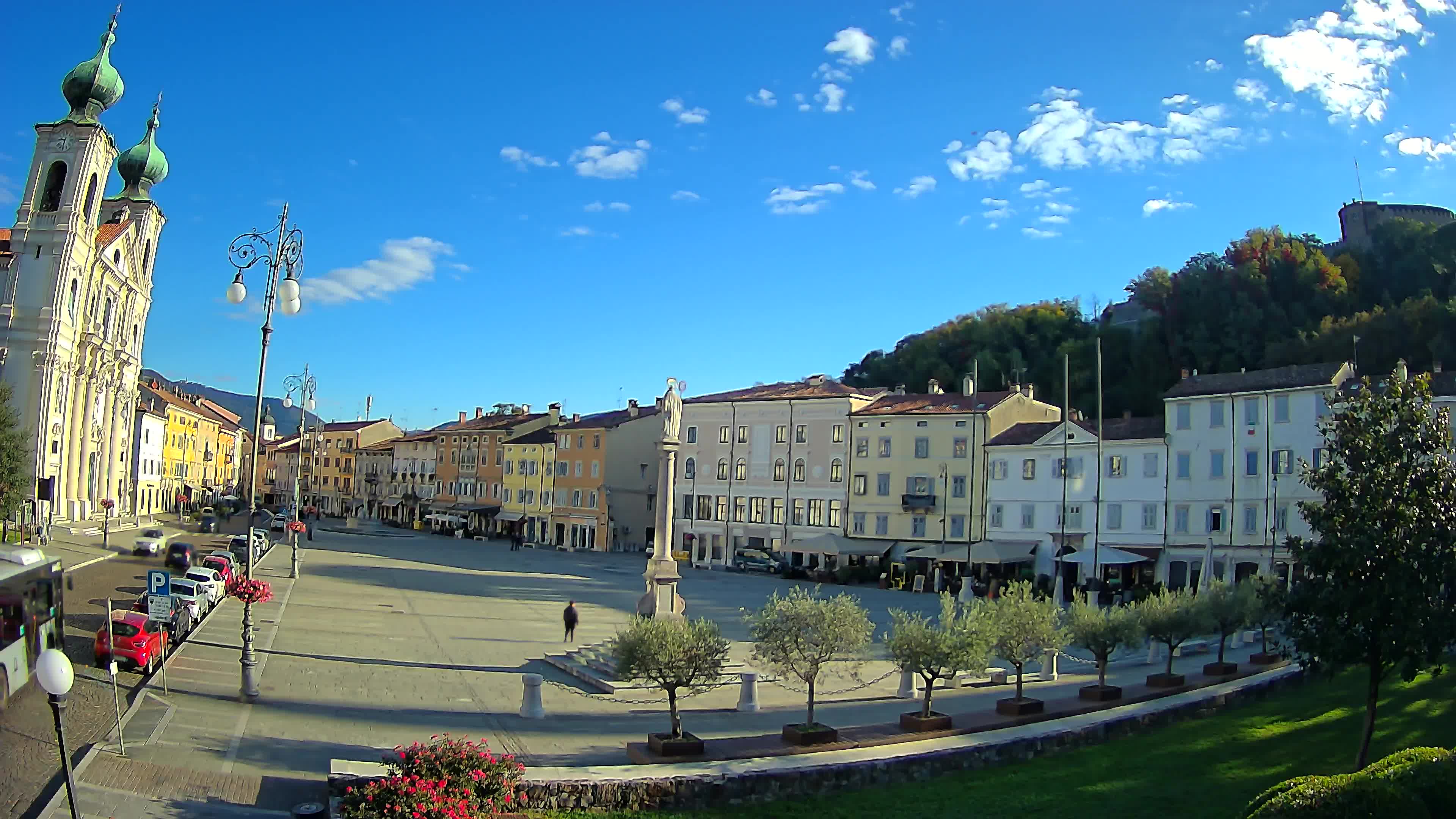 Gorizia Piazza della Vittoria e chiesa di S. Ignazio