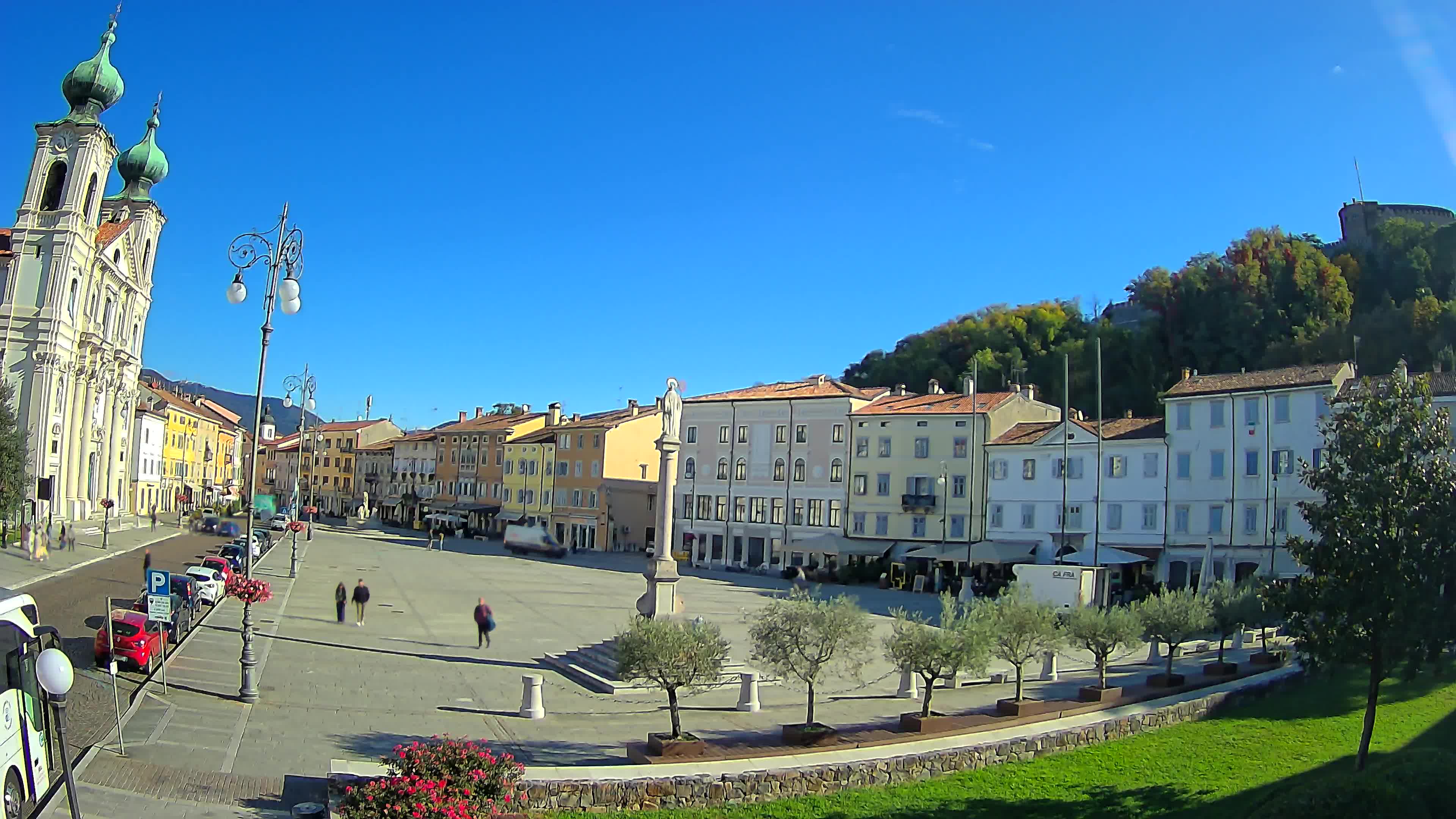 Gorizia – Plaza Vittoria – iglesia de San Pedro. Ignacio
