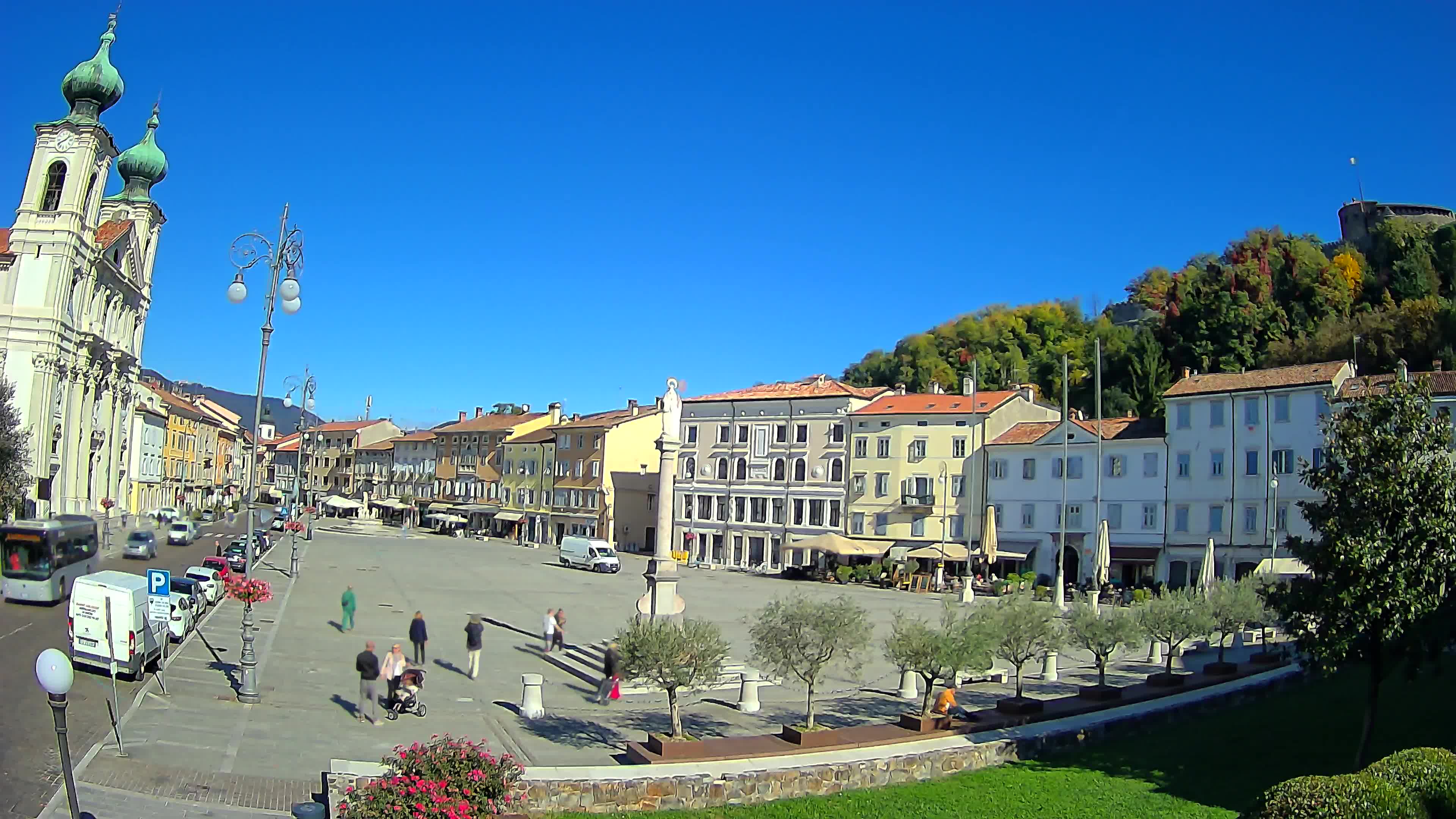 Gorizia Piazza della Vittoria e chiesa di S. Ignazio