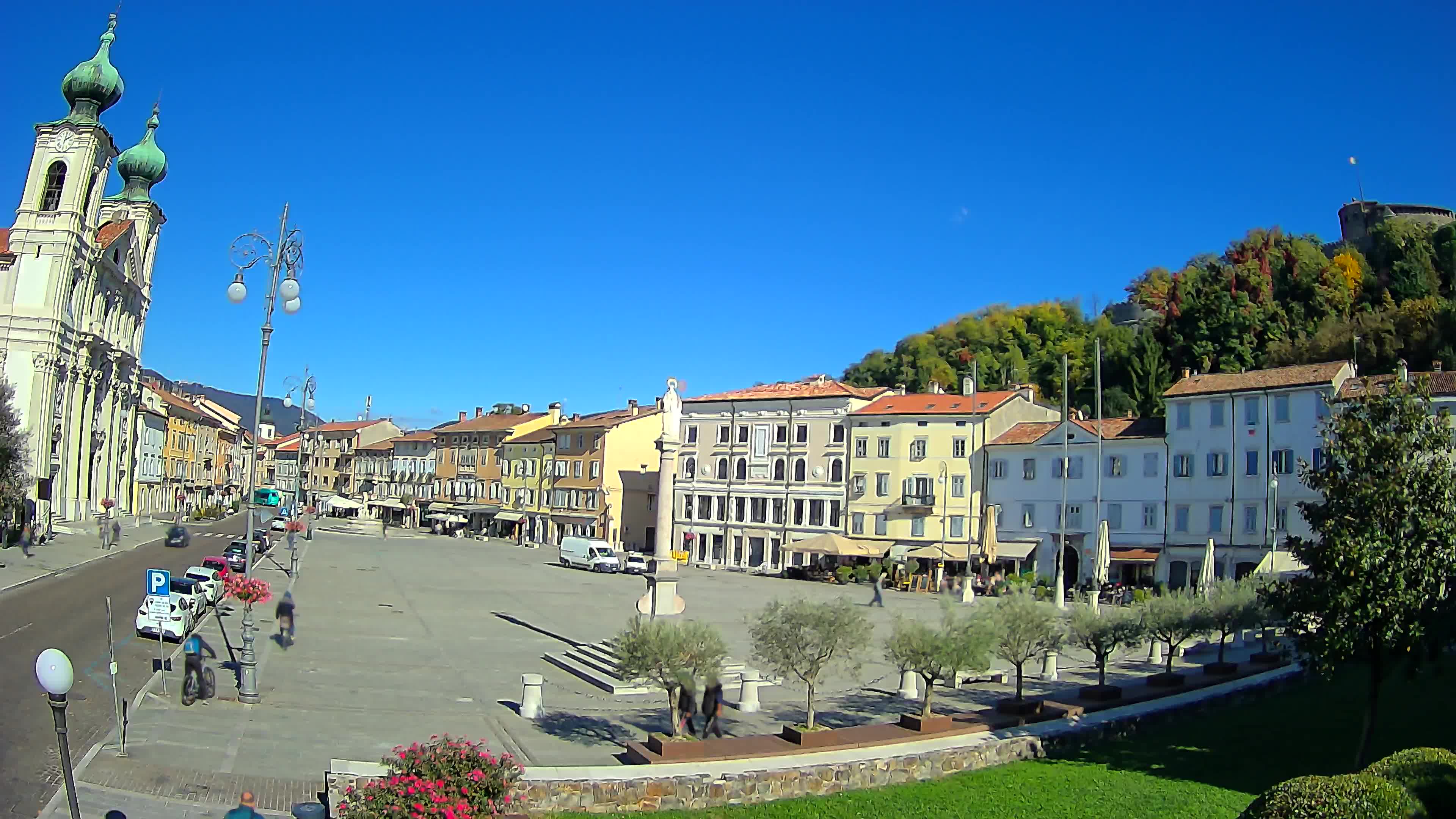 Gorizia Piazza della Vittoria e chiesa di S. Ignazio