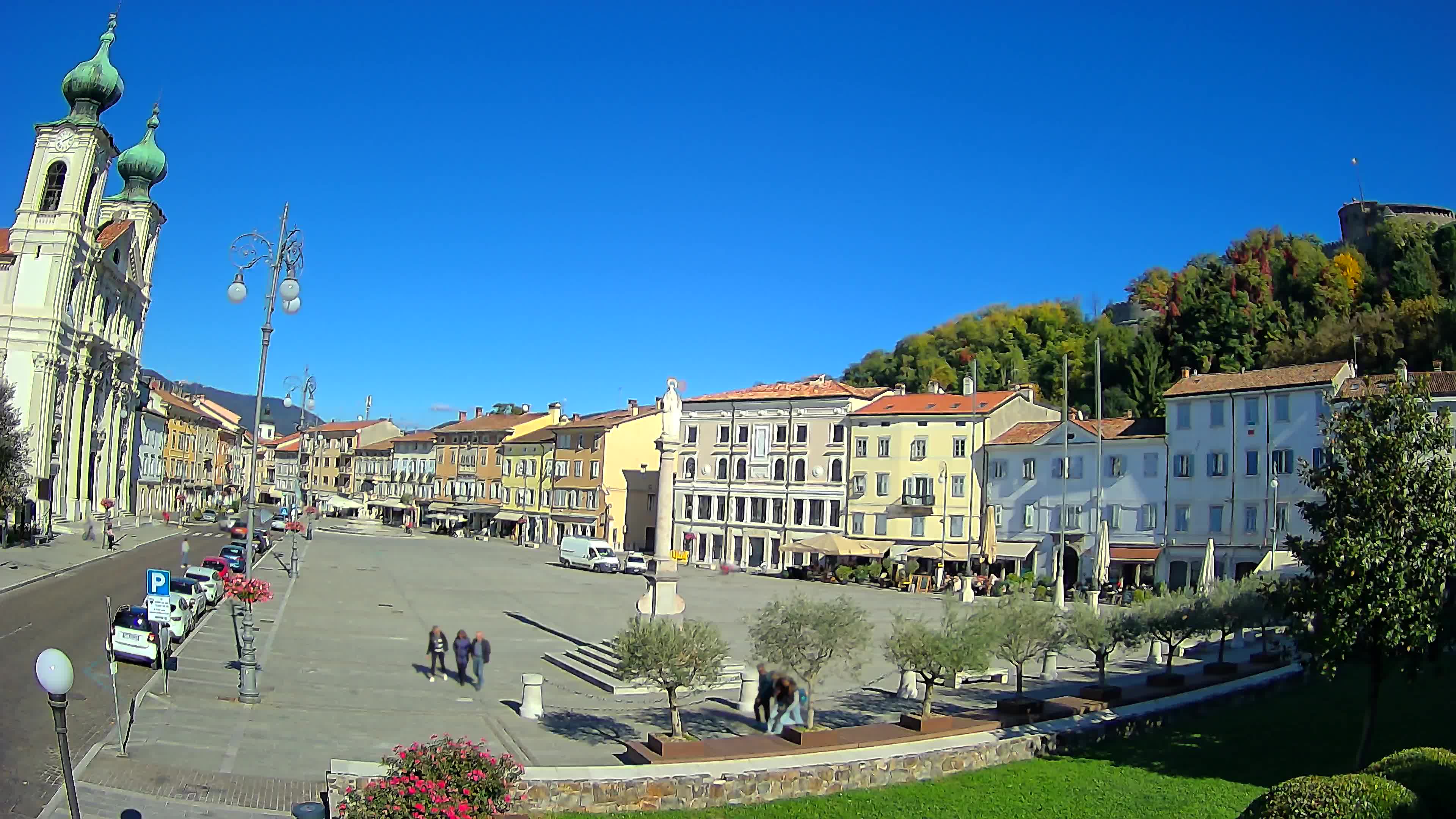 Gorizia Piazza della Vittoria e chiesa di S. Ignazio