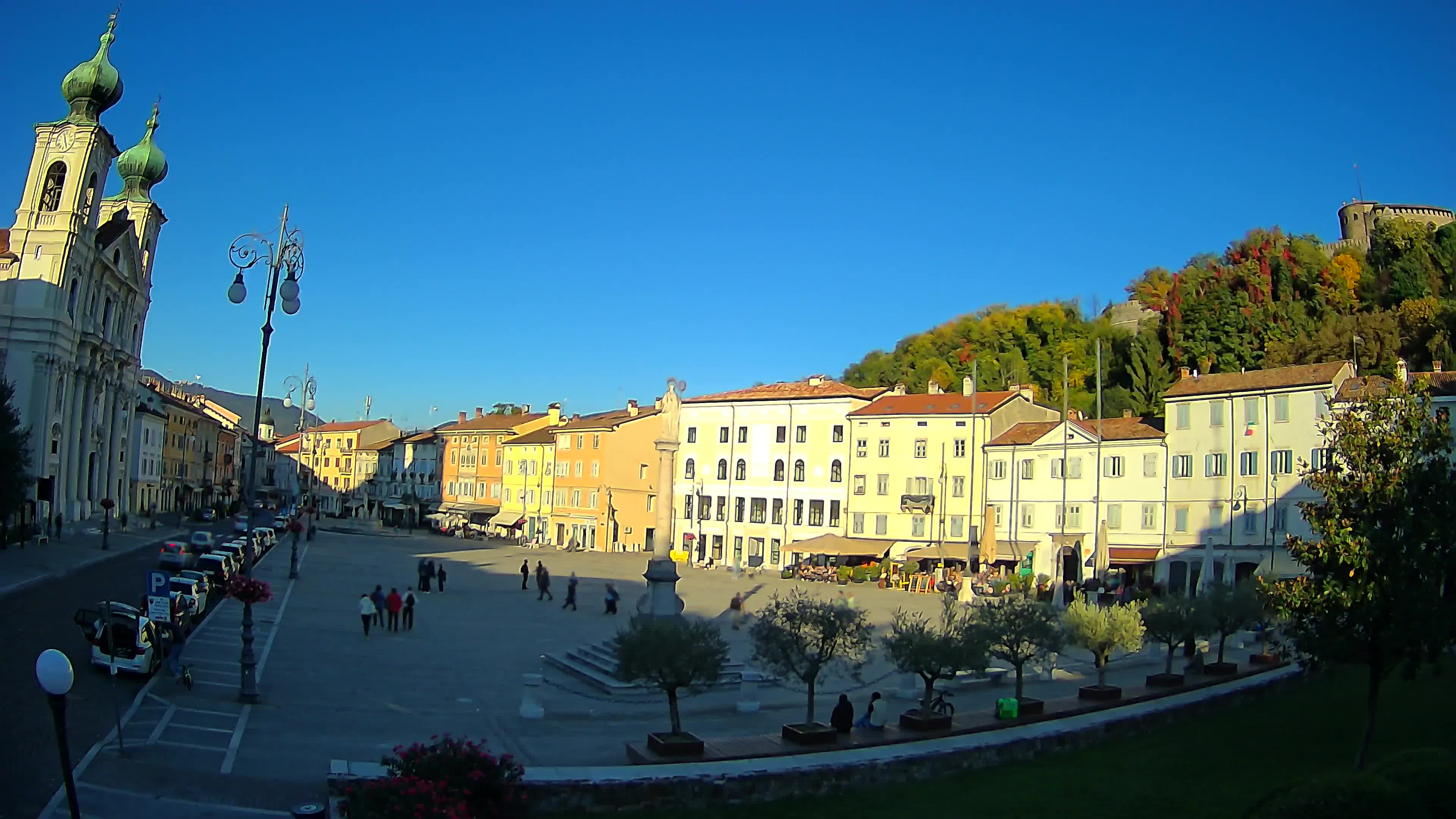 Gorizia – Plaza Vittoria – iglesia de San Pedro. Ignacio