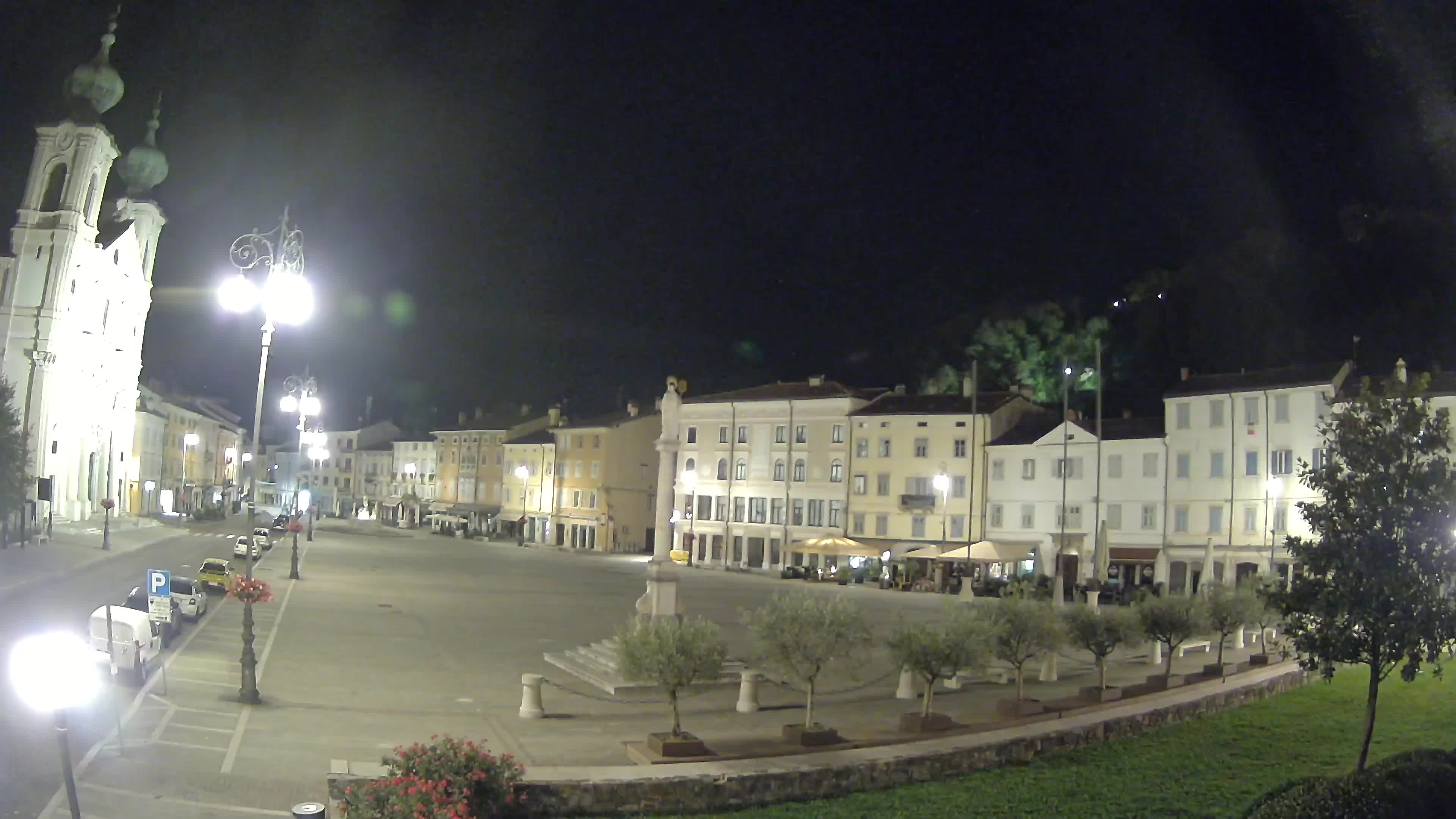 Gorizia Piazza della Vittoria e chiesa di S. Ignazio
