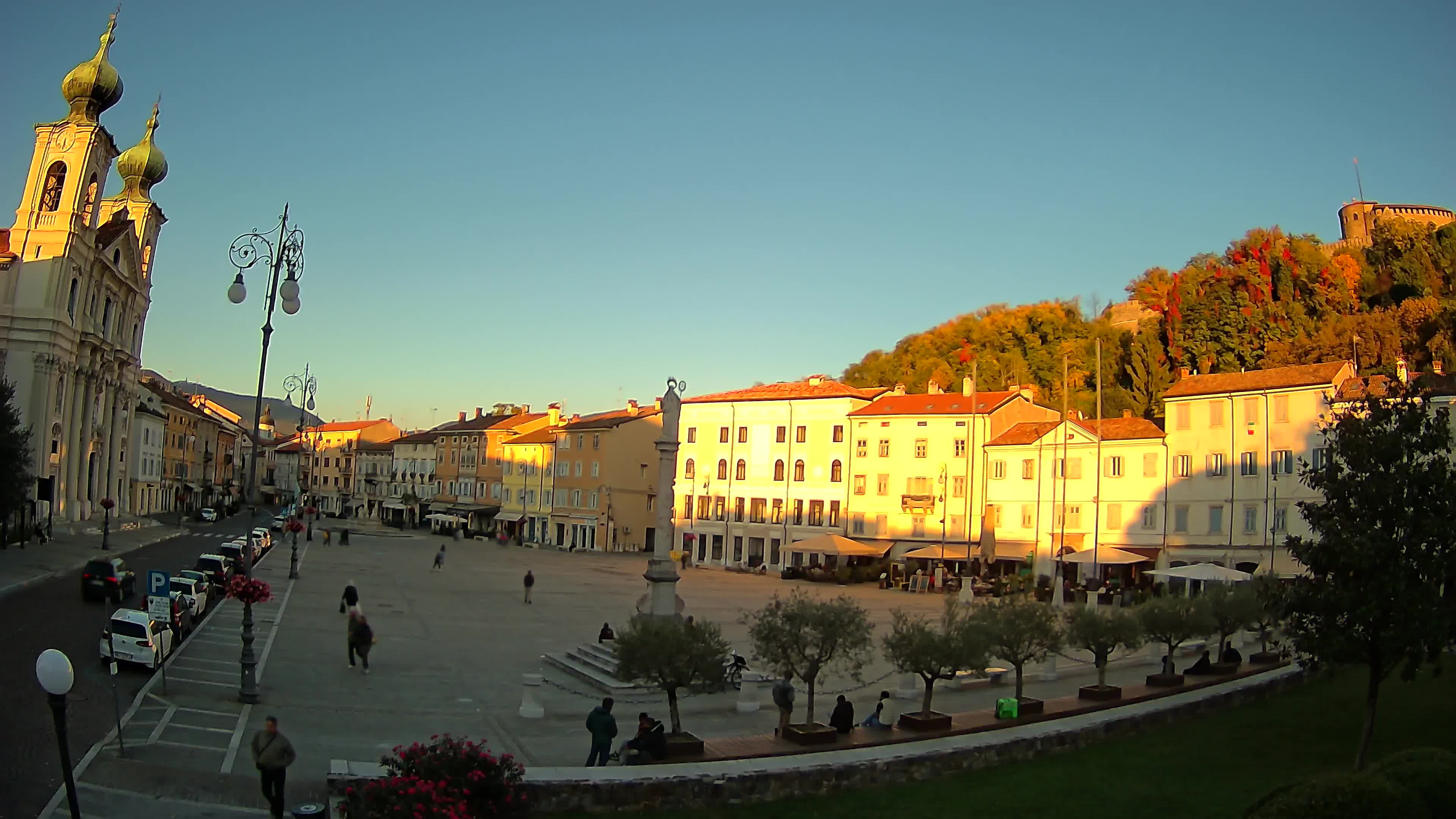 Gorizia Piazza della Vittoria e chiesa di S. Ignazio