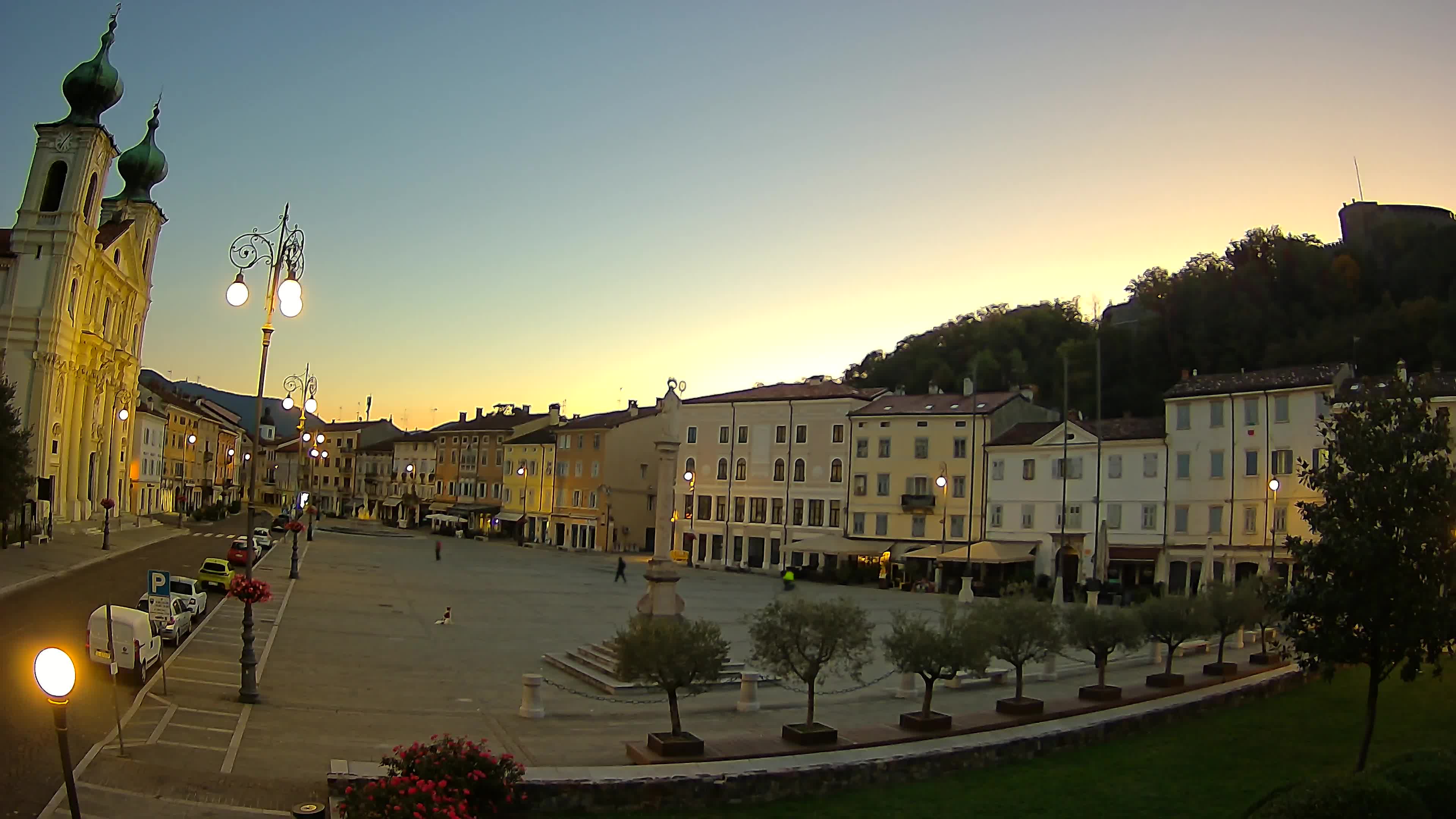 Gorizia Piazza della Vittoria e chiesa di S. Ignazio
