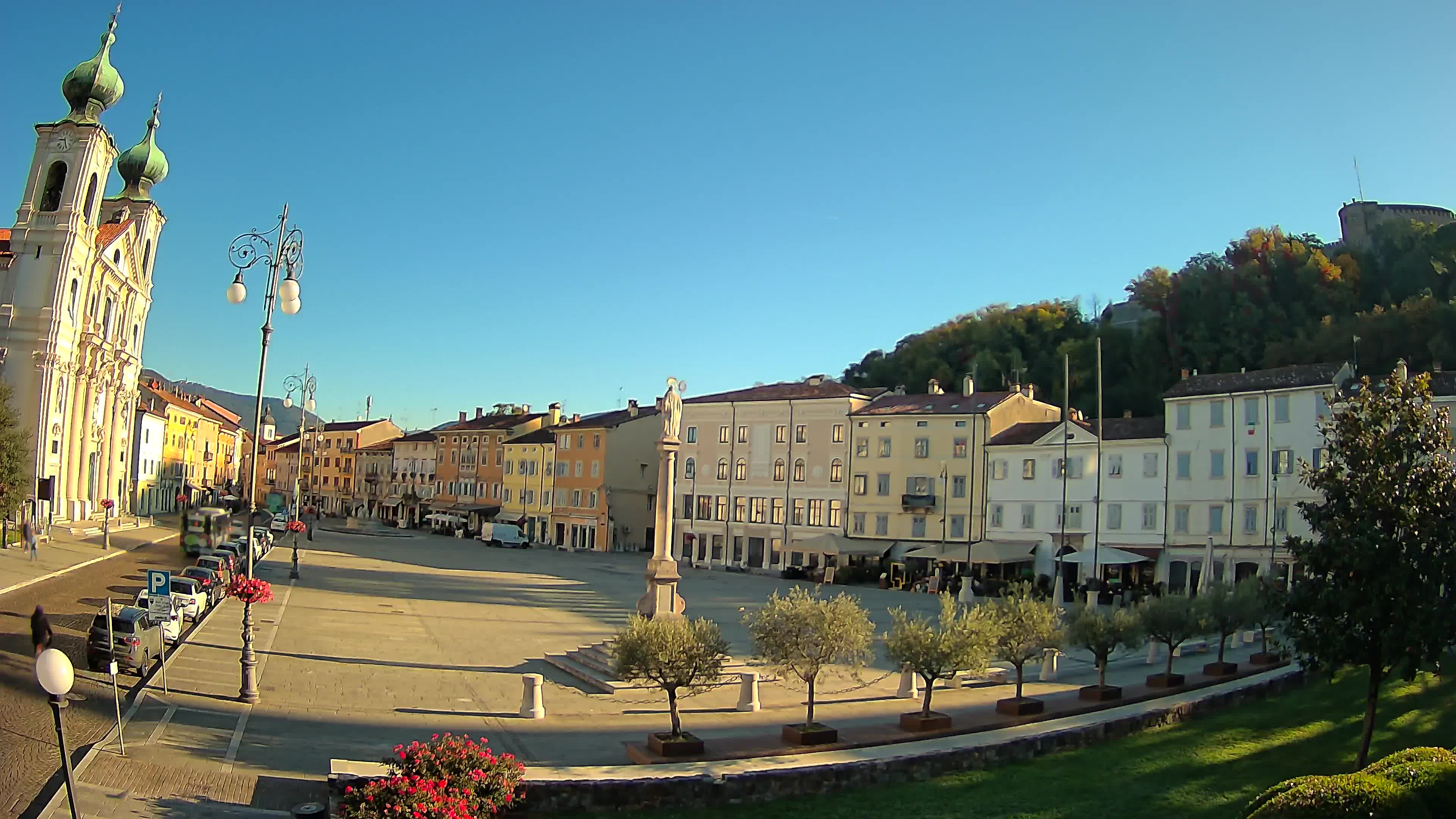Gorizia Piazza della Vittoria e chiesa di S. Ignazio