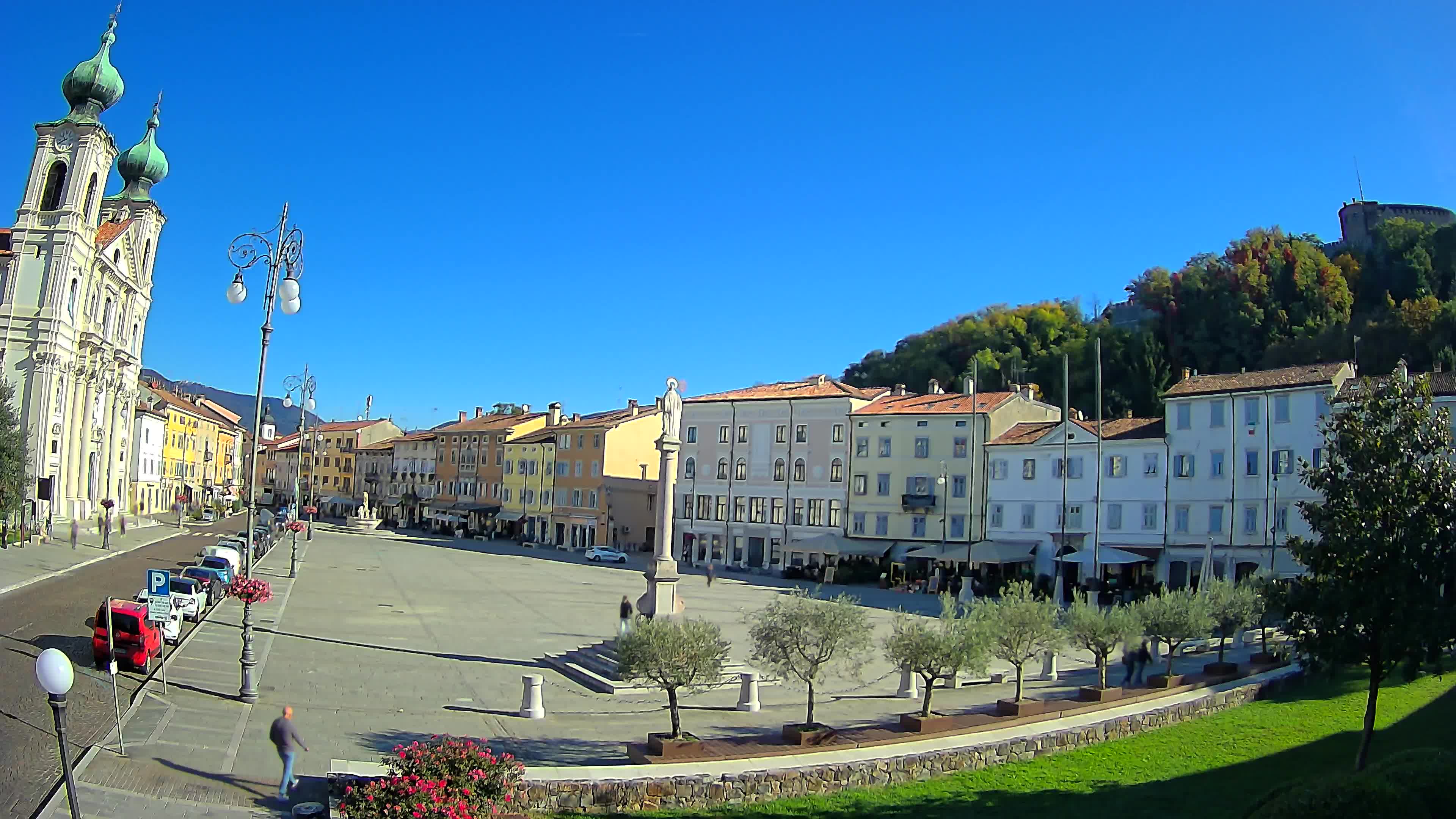 Gorizia – Plaza Vittoria – iglesia de San Pedro. Ignacio