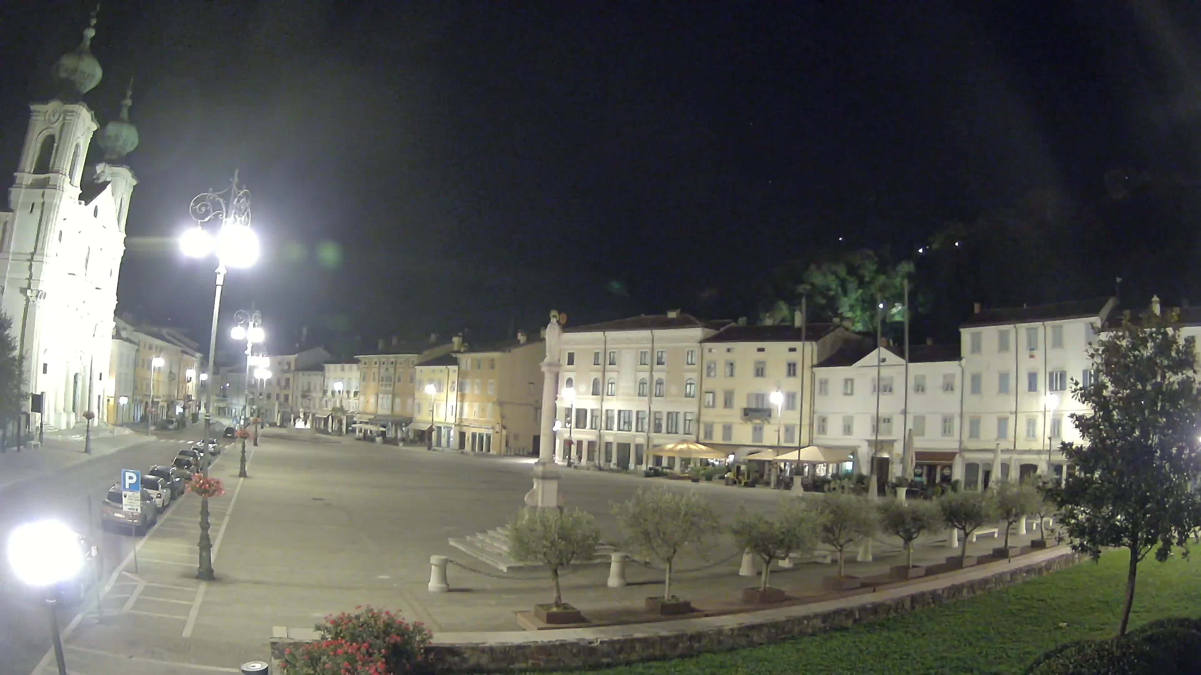 Gorizia Piazza della Vittoria e chiesa di S. Ignazio