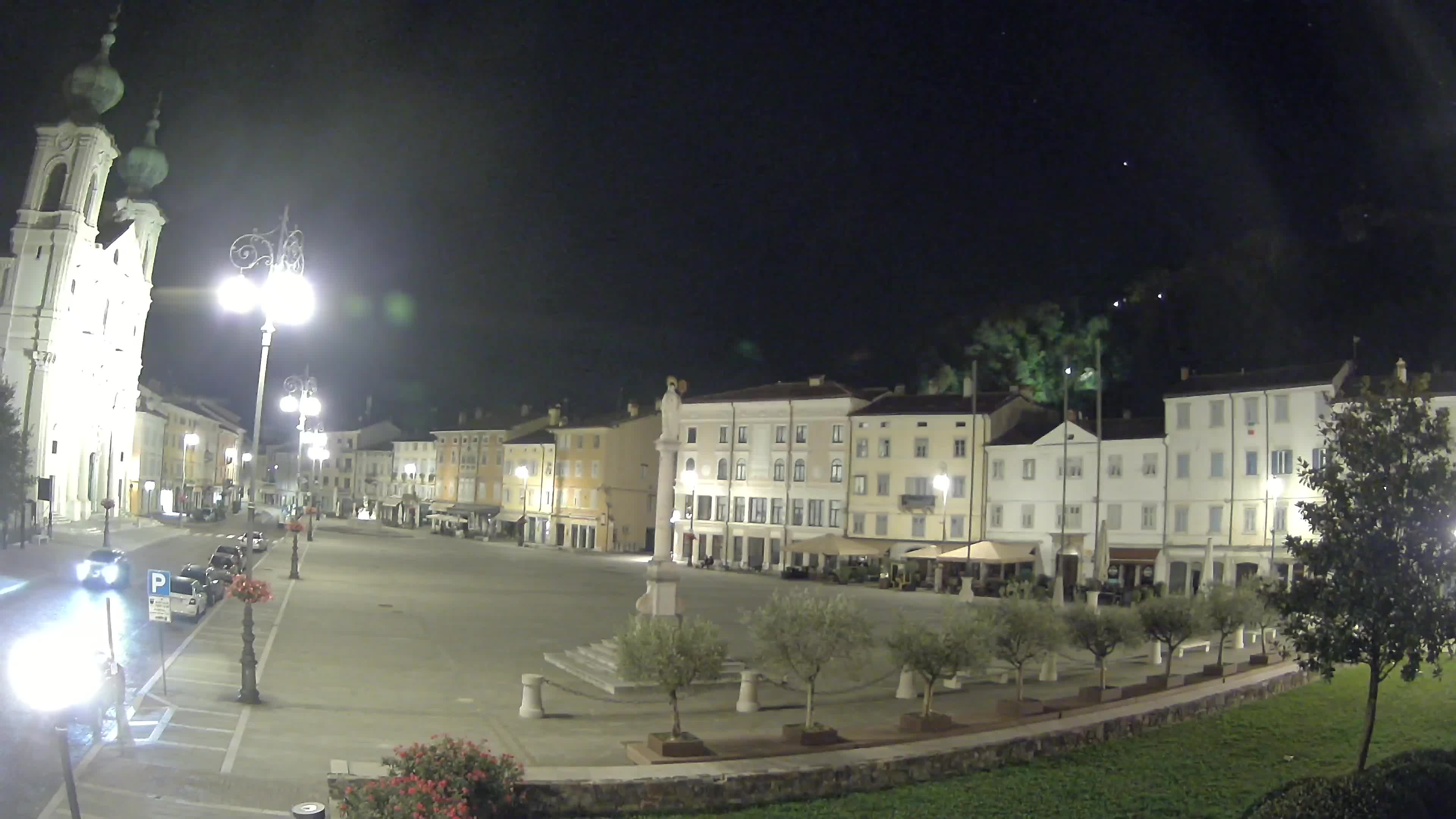 Kamera Gorica Travnik in cerkev sv. Ignacija