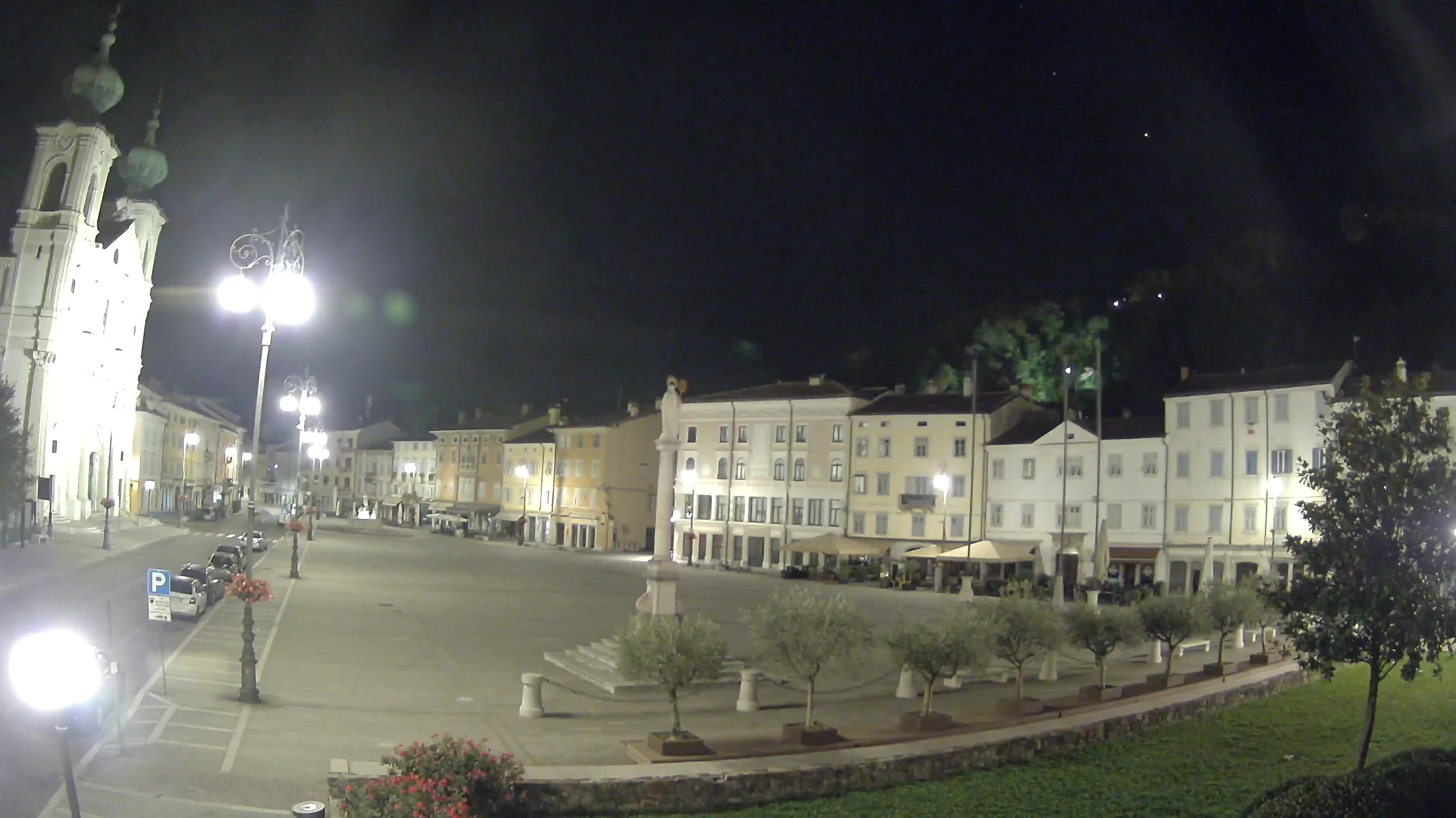 Gorizia Piazza della Vittoria e chiesa di S. Ignazio