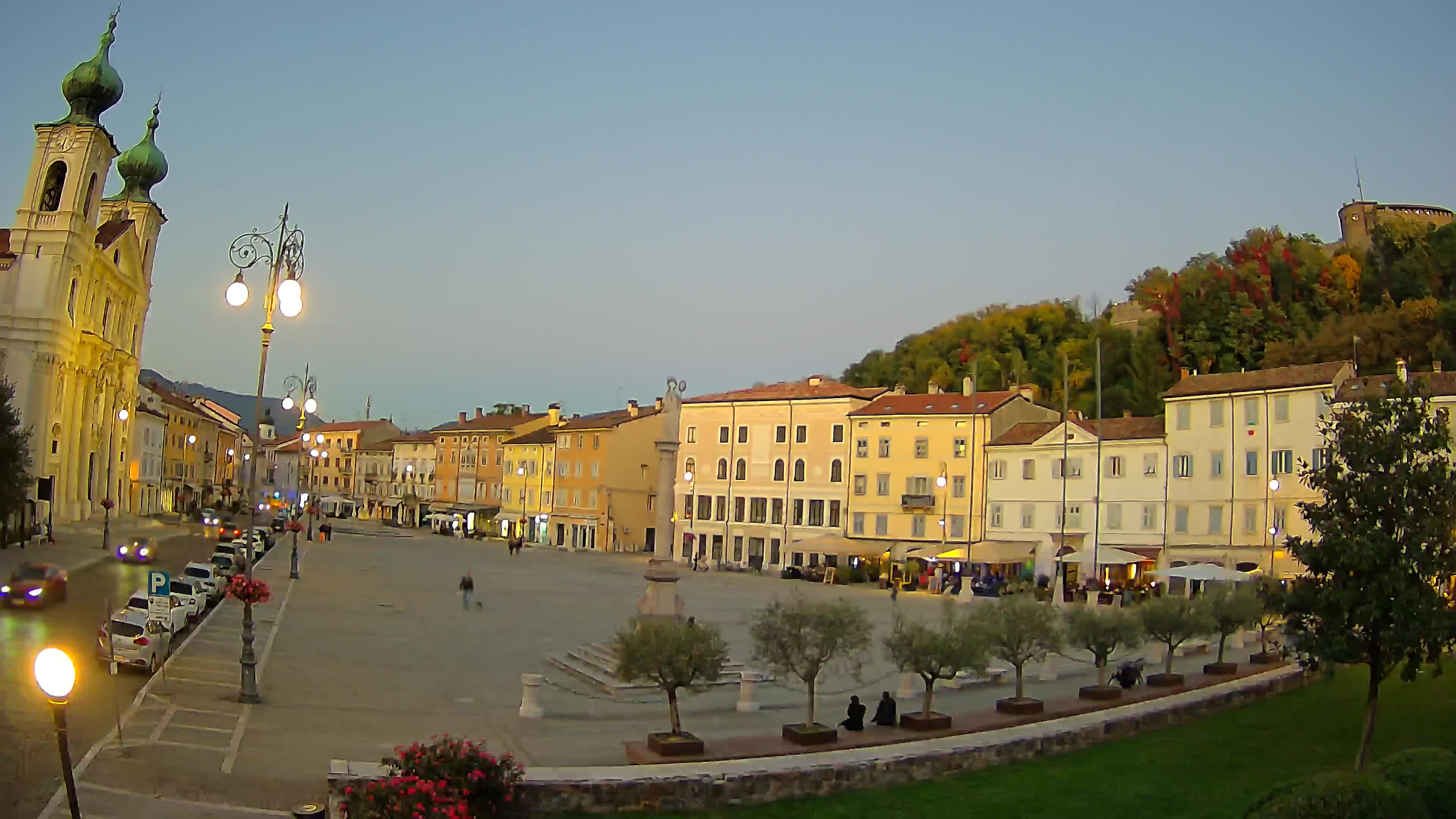 Gorizia Piazza della Vittoria e chiesa di S. Ignazio