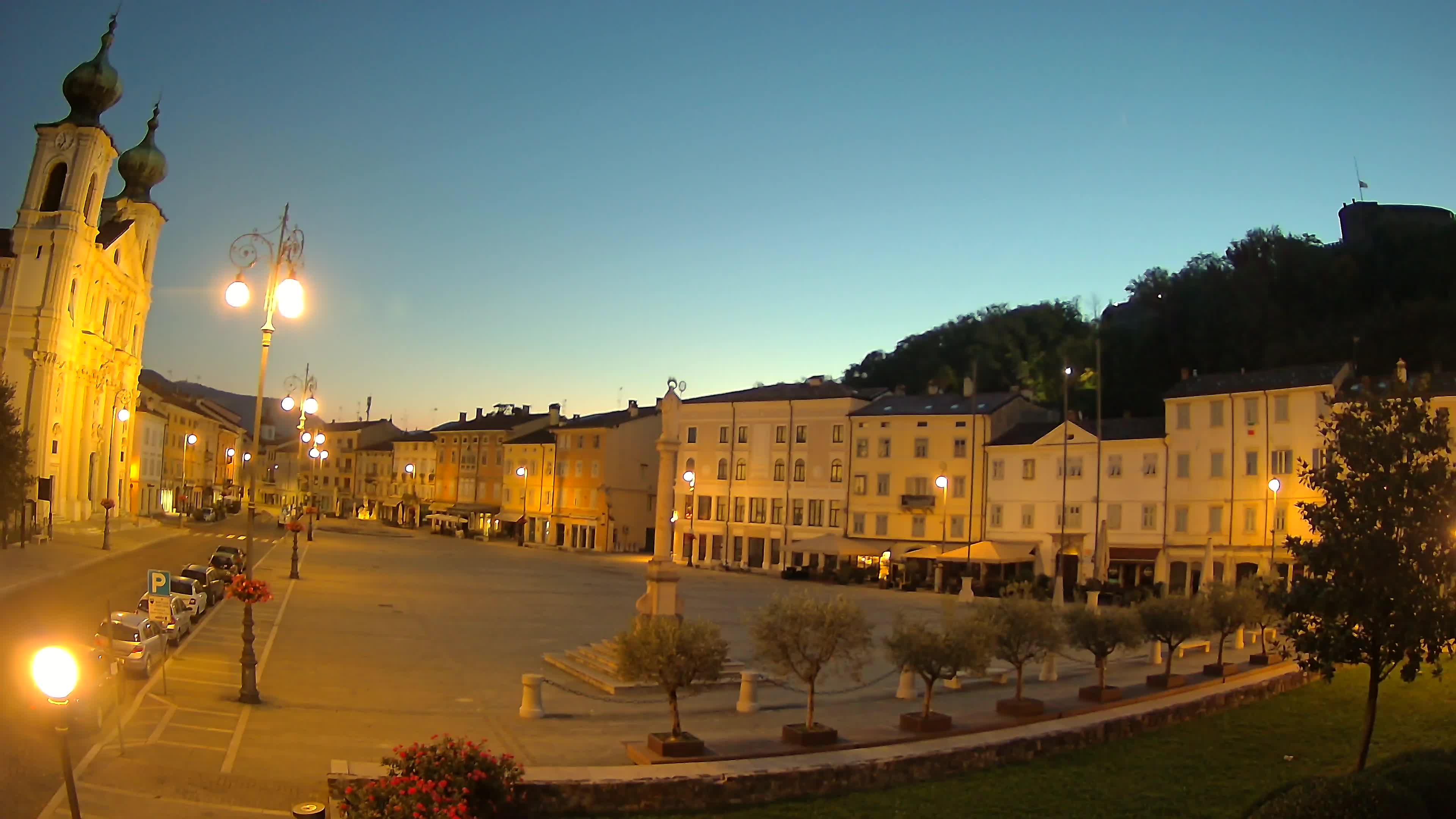 Kamera Gorica Travnik in cerkev sv. Ignacija